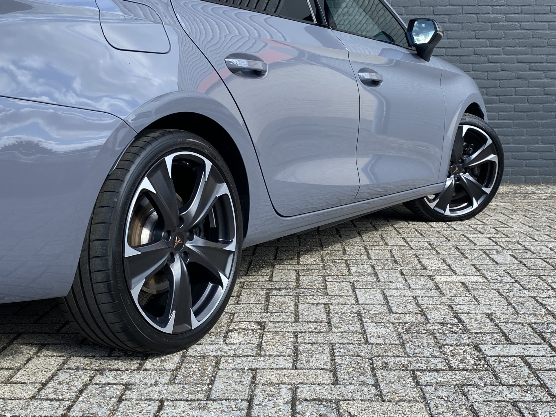 CUPRA Leon Sportstourer 1.4 e-Hybrid VZ Performance 245 pk | 1e eigenaar | dealer onderh. | panoramadak | elektr. a. klep | kuipstoelen