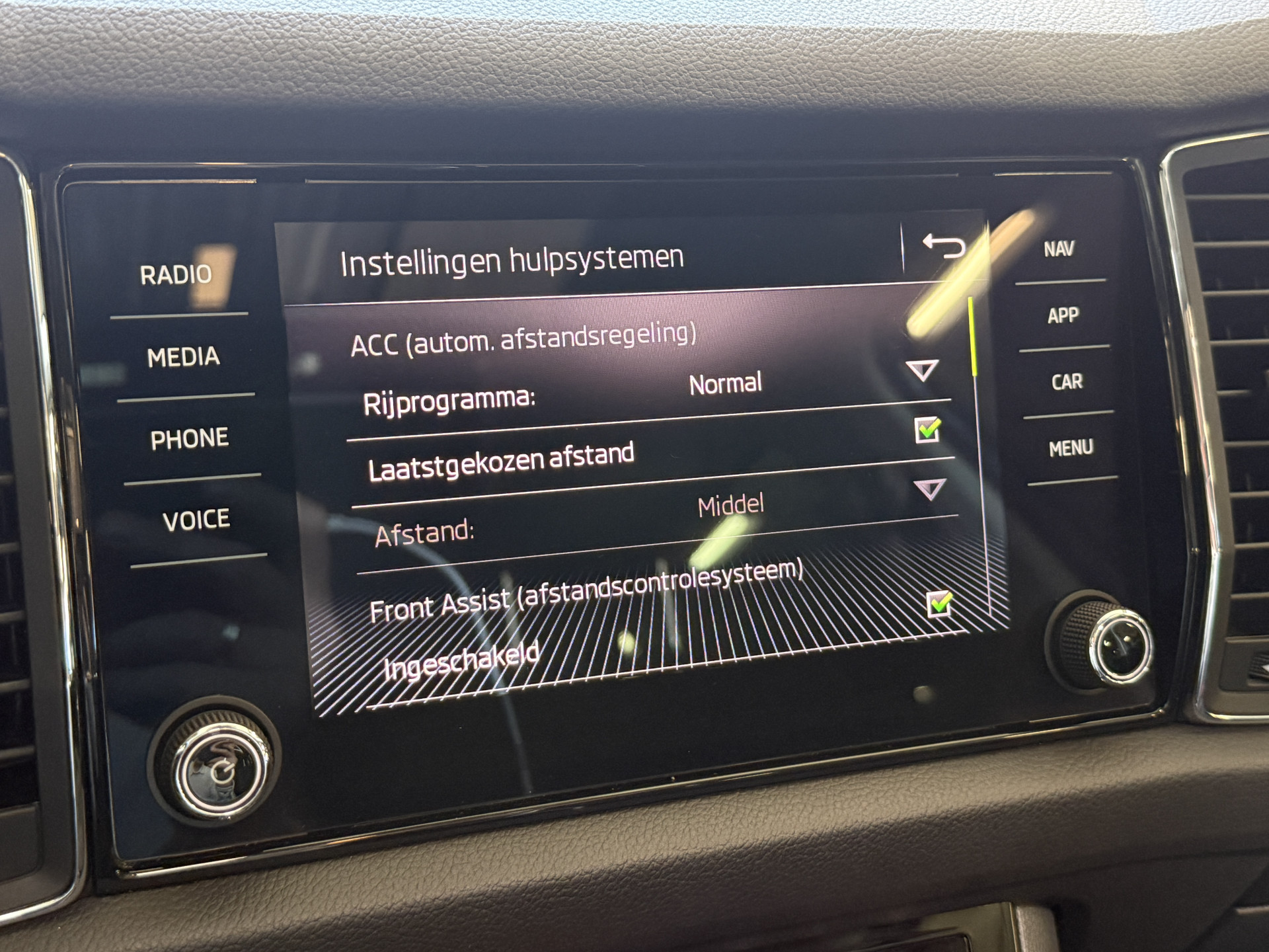 ŠKODA Kodiaq 1.5 TSI Business Edition | Panoramadak | Apple Carplay | Stoelverwarming