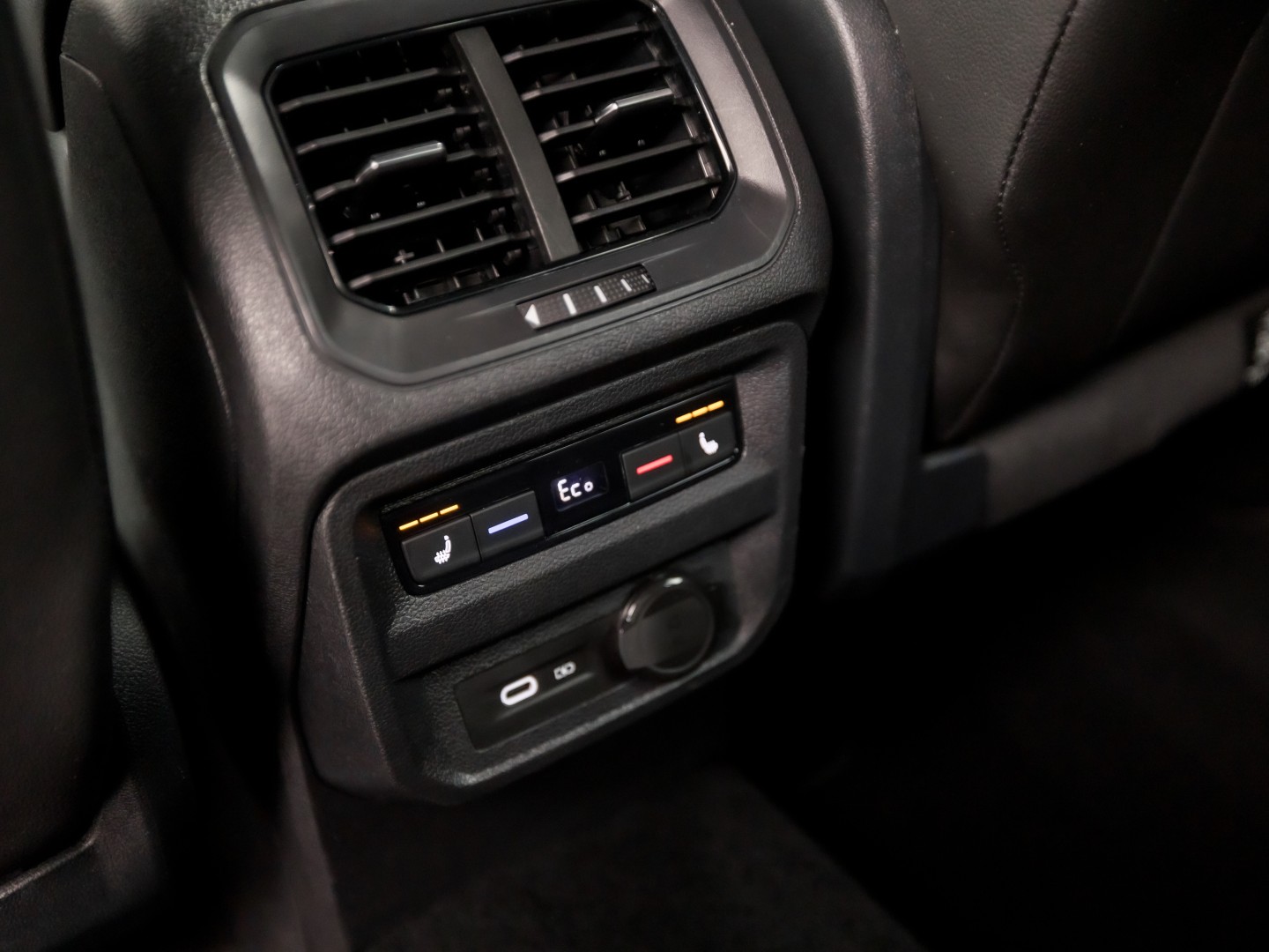 SEAT Tarraco 1.4 TSI e-Hybrid PHEV Xcellence Sport 245Pk Automaat (APPLE CARPLAY, GROOT NAVI, MEMORY SEAT, LEDER, CAMERA, SPORTSTOELEN, STOELVERWARMING, ELEK ACHTERKLEP, GETINT GLAS, NIEUWSTAAT)