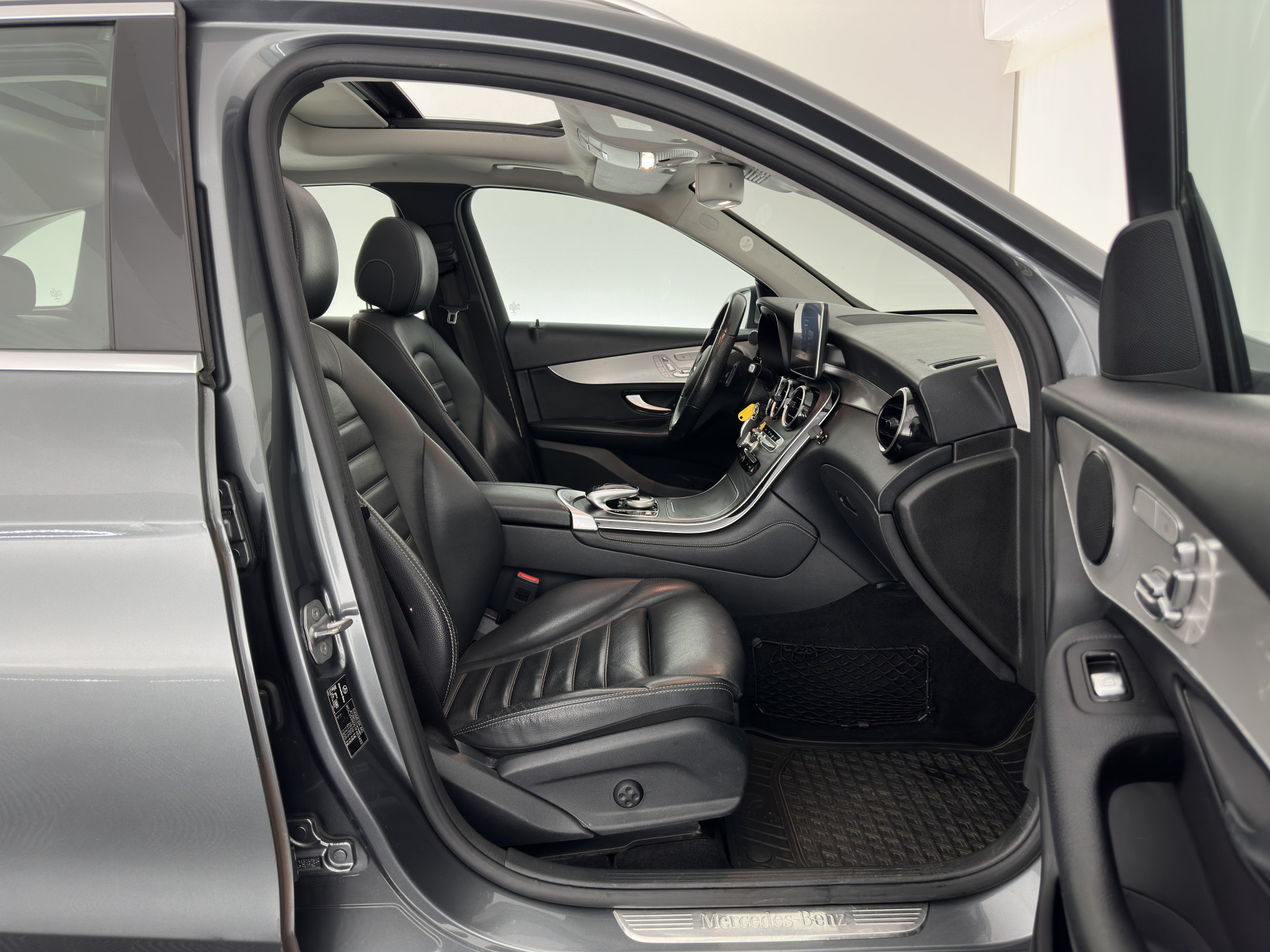 Mercedes-Benz GLC-klasse 220d 4MATIC Premium Plus (INCL-BTW) *PANO | LEATHER | FULL-LED | MEMORY-PACK | TOPVIEW | BLINDSPOT | HEATED-COMFORTSEATS | NAVI-FULLMAP | ECC | PDC | CRUISE | SHIFTPADDLES | TOWBAR | 18''ALU*