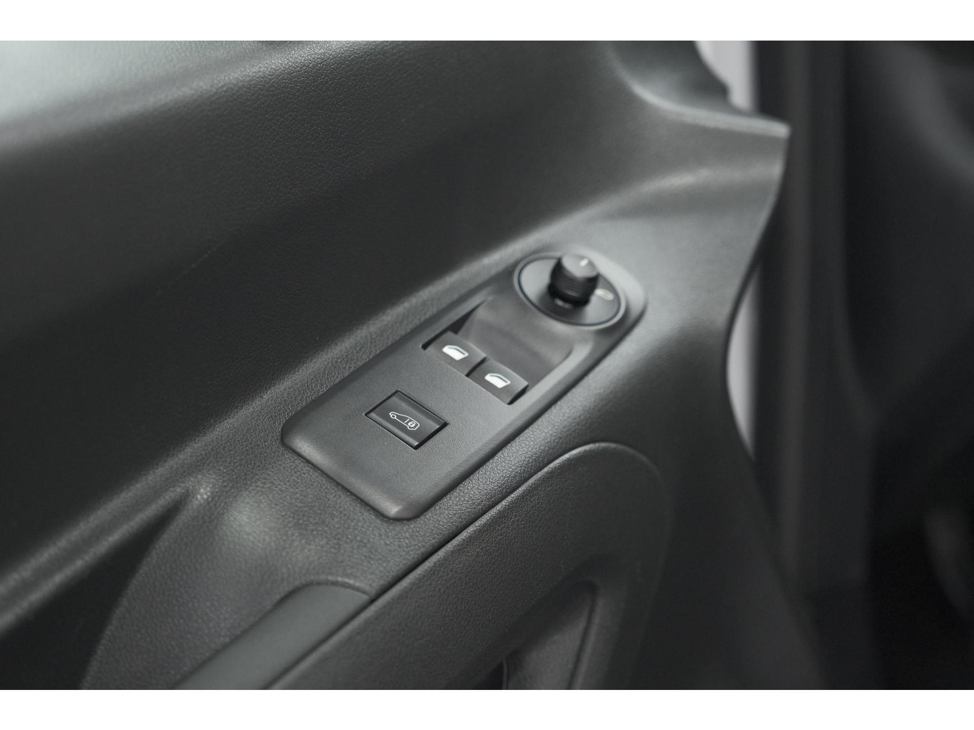 Peugeot Partner 1.5 BlueHDi 100 S&S L1 | Trekhaak | Laadruimte Pakket | Allseason Banden | Cruise Control