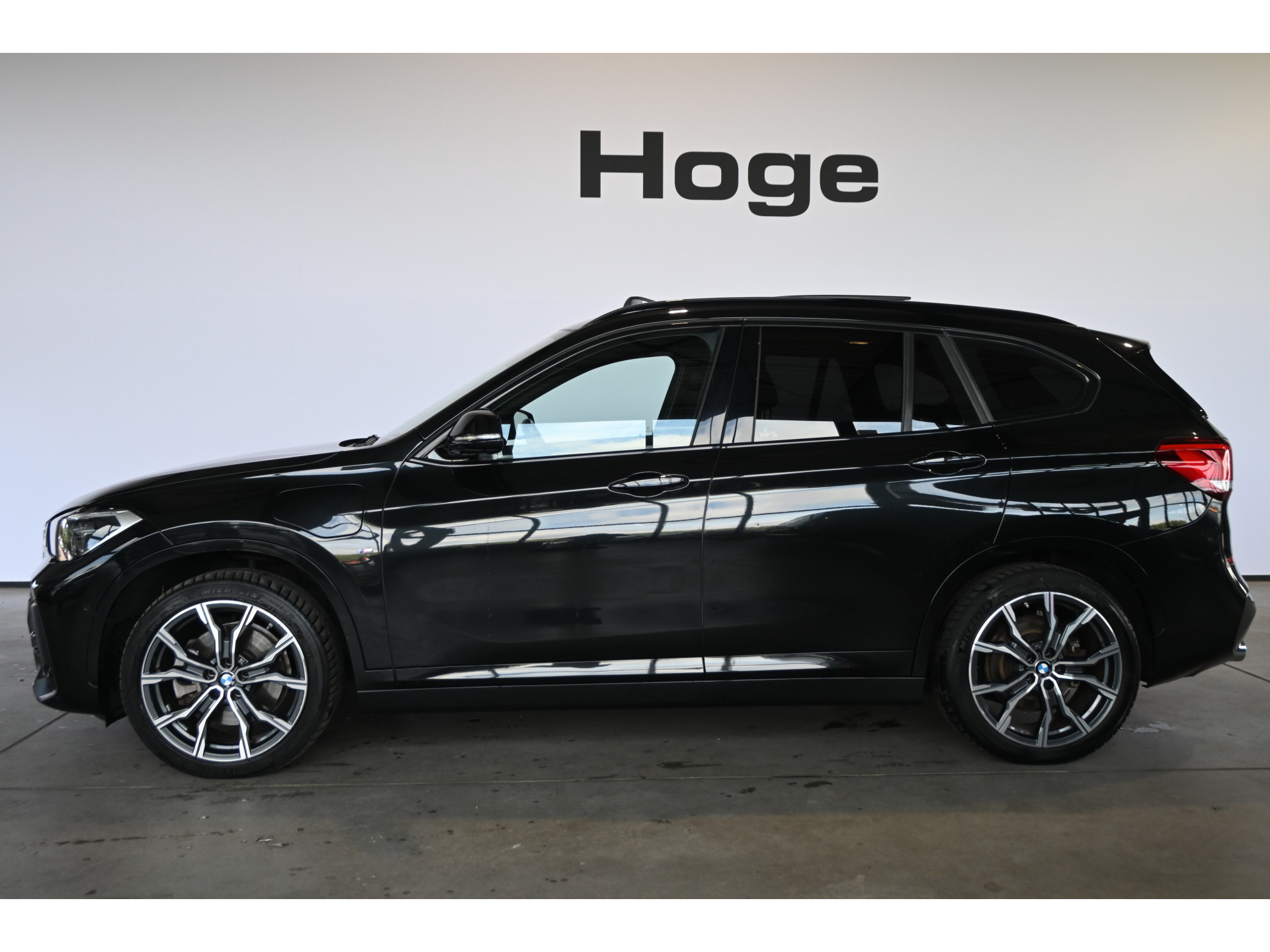 BMW X1 xDrive25e eDrive M-Sport Edition Clima Adpatieve cruise Panoramadak LED Camera Dealeronderhouden Inruil mogelijk