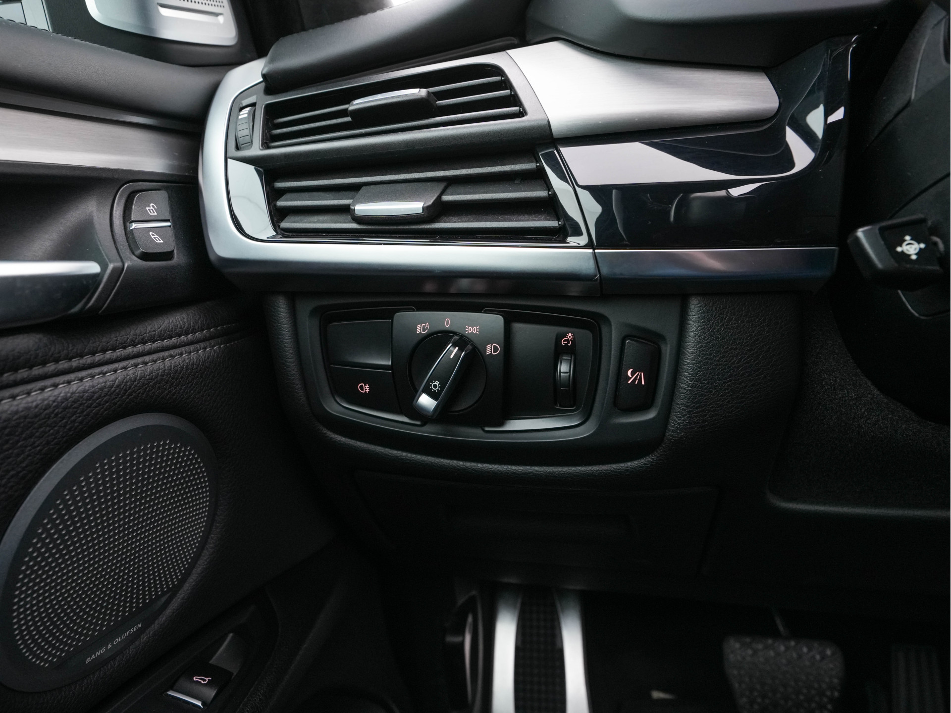 BMW X5 M50d M-Aerodinamica Aut. *PANO | HEAD-UP | LEATHER | ADAPTIVE-CRUISE | SOFT-CLOSE | BANG&OLUFSEN | TOP-VIEW | BLINDSPOT | NIGHT-VISION | MEMORY-PACK | DIGI-COCKPIT | HEATED-COMFORTSEATS | NAVI-FULLMAP |