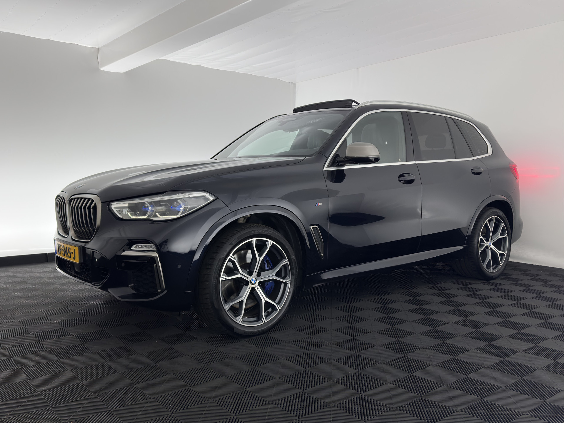 BMW X5 M50d M-Sportpack High Executive Aut. *PANO | HEAD-UP | LASER-LED | LEATHER | SOFT-CLOSE | ADAPTIVE-CRUISE | HARMAN/KARDON | BLIND-SPOT | MEMORY-PACK | TOP-VIEW | DIGI-COCKPIT | NAVI-FULLMAP | ECC | PDC | TOWBAR |