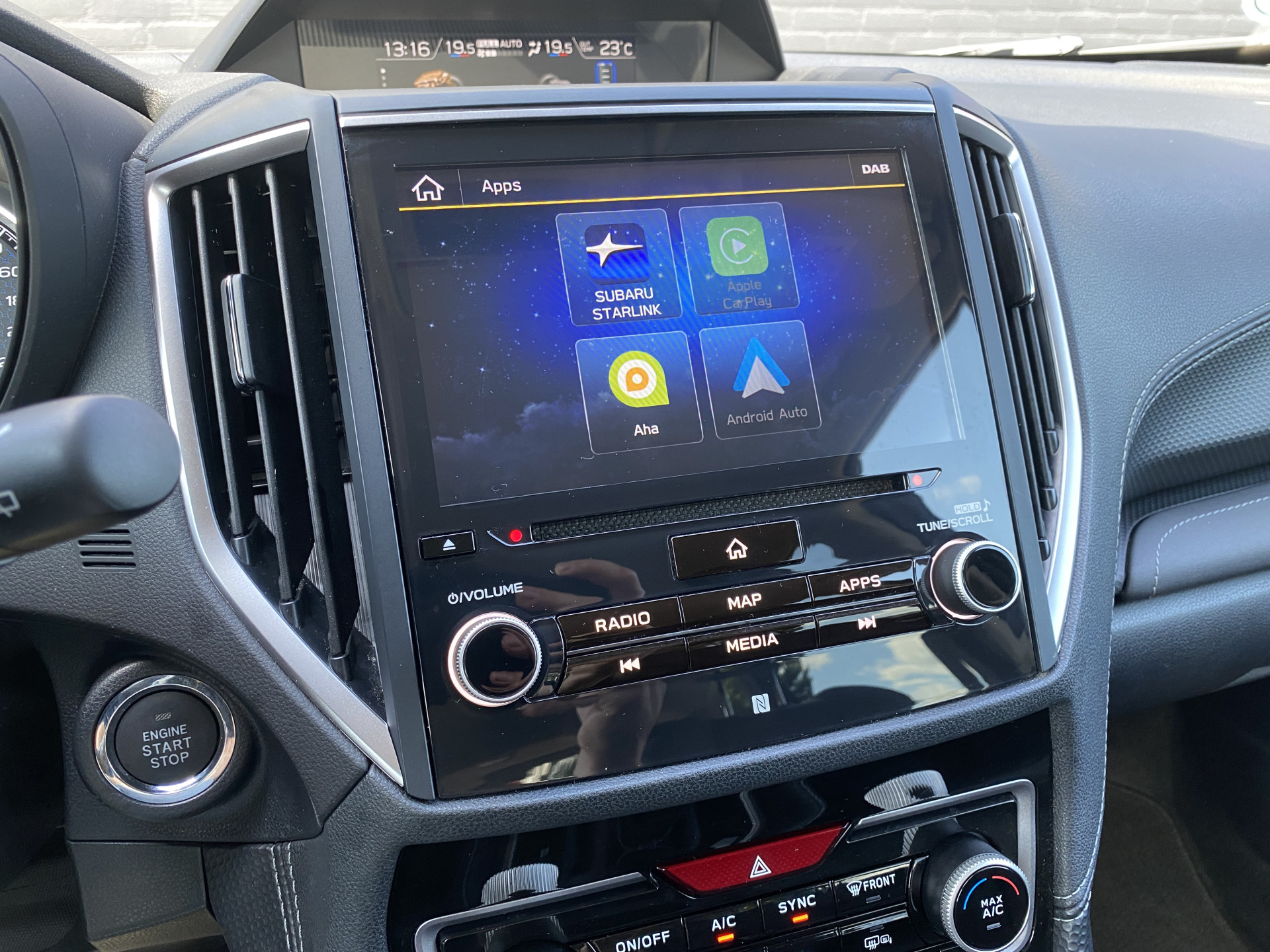 Subaru Forester 2.0i e-BOXER Luxury AUT. | dealer onderh. | leder interieur | trekhaak | adapt. cruise | carplay | memory seat