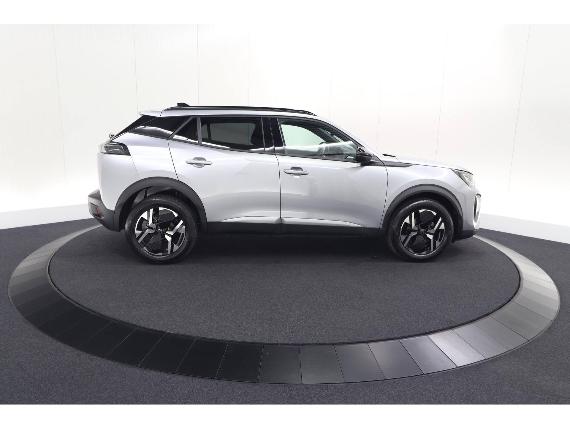 Peugeot 2008 PureTech 100 Allure | Apple Carplay | Parkeersensoren | Climate control