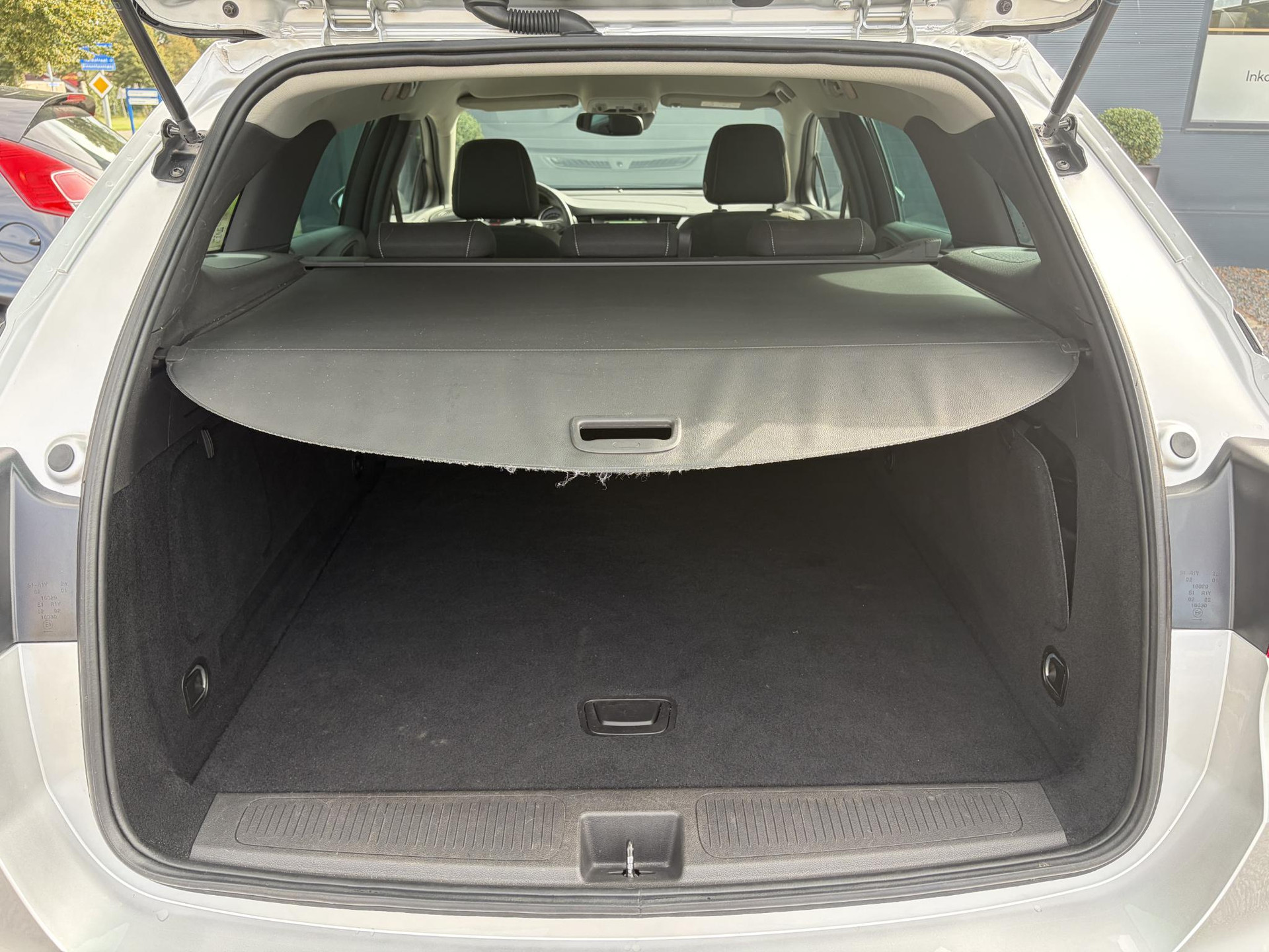 Opel Astra Sports Tourer 1.2 Business Executive ✓1e Eigenaar✓146pk✓Camera✓Trekhaak✓Carplay✓Airco✓Cruise✓Pdc V+A✓Lm velgen✓Comfortstoelen✓6 Bak✓N.A.P✓Nieuwe Apk bij Aflevering