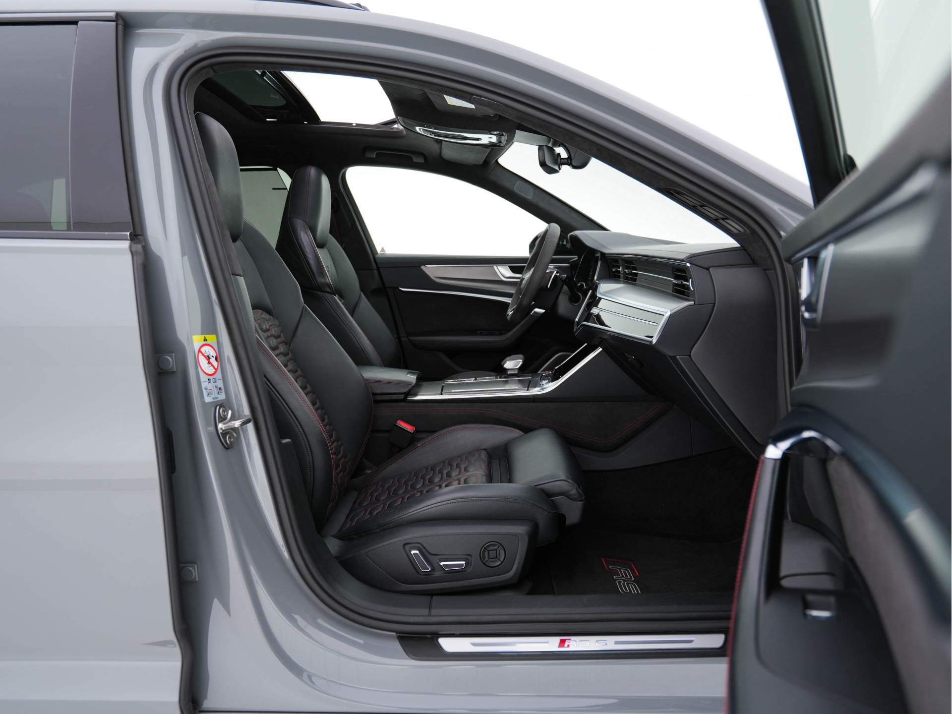 Audi RS6 Avant TFSI Quattro ! FULL-OPTIONS ! (INCL-BTW) Aut. *CERAMIC-BREAKS | VALCONA-LUXURY-LEATHER | HEAD-UP | LASER-LIGHT | BANG&OLUFSEN-ADVANCED | SOFT-CLOSE | ADAPTIVE-CRUISE | BLINDSPOT | TOP-VIEW | MEMORY-PACK | DAB+ | ...