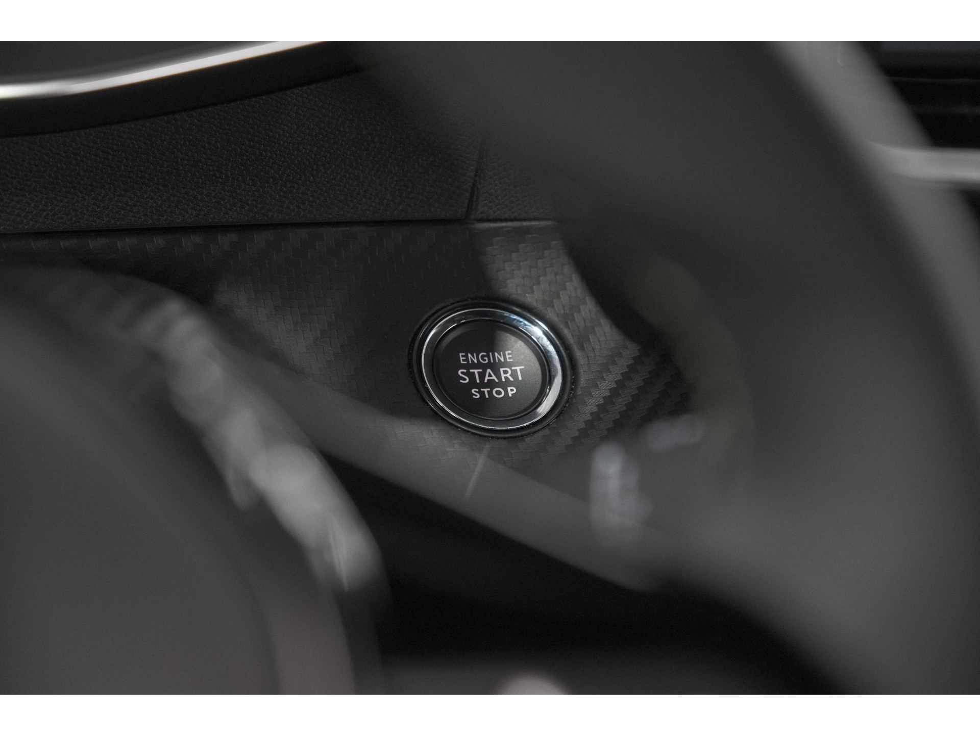 Peugeot e-2008 EV GT 50 kWh | 3 Fase | 360 Camera | Adaptieve Cruise Control | Dodehoekdetectie