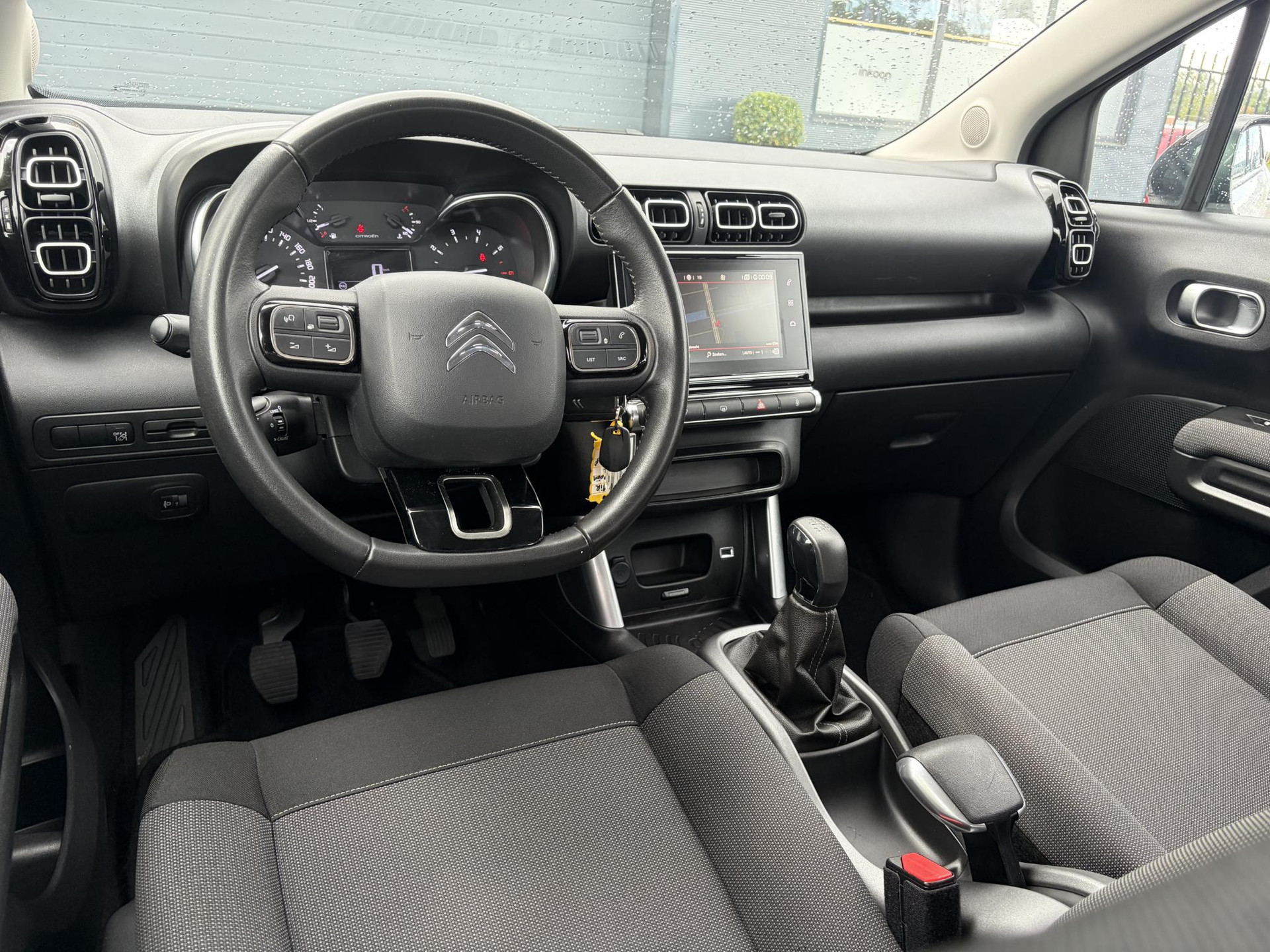 Citroen C3 Aircross 1.2 PureTech Feel ✓1e Eigenaar✓Nieuwe D-riem✓Draadloze telefoonlader✓Carplay✓Navi✓Clima✓Cruise ✓Pdc✓Lm velgen✓Net beurt gehad✓Rijstrooksensor✓N.A.P✓Apk tot 09-2027
