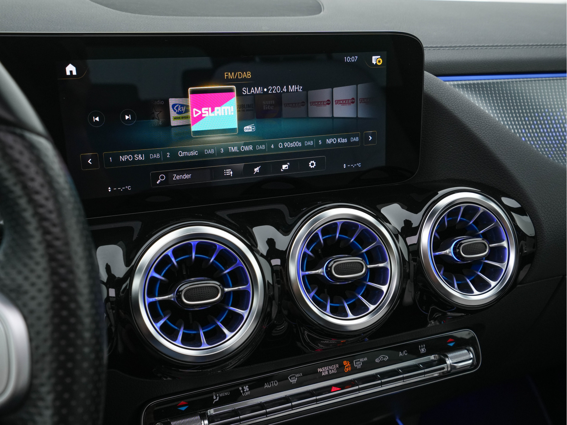 Mercedes-Benz EQA 250 Edition-1 Sport-Pack 67 kWh [ 3-Fase ] {SOH-95% } *PANO | HEAD-UP | DISTRONIC-PLUS | BURMESTER-AUDIO | WIDE-SCREEN-DIGI-COCKPIT | FULL-LED | FUFLL-LEATHER | MEMORY-PACK | TOP-VIEW | NAVI-FULLMAP | DAB+ | KEYLESS | HEATED-SPORTSEAT