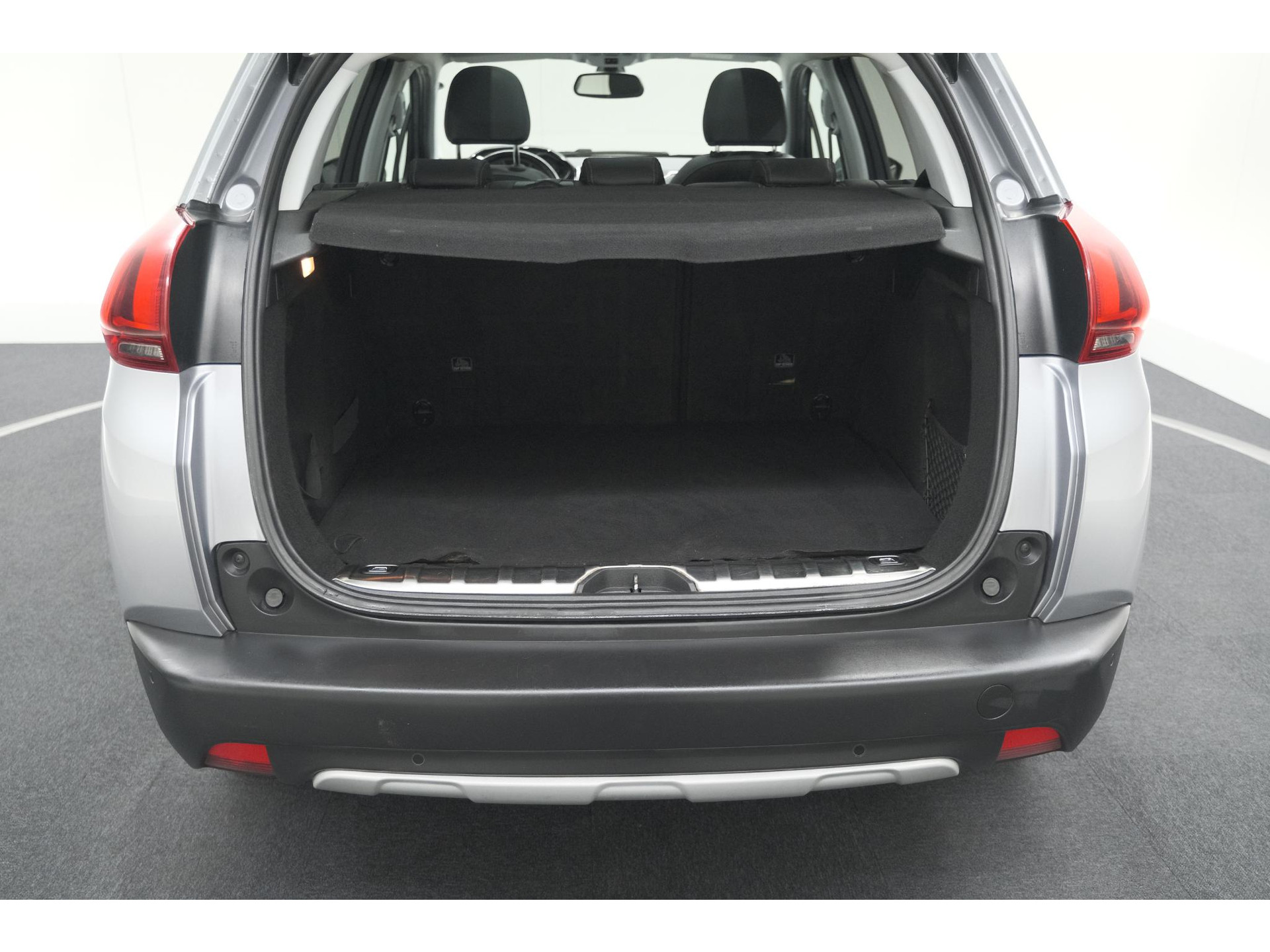 Peugeot 2008 PureTech 110 Allure | Panoramadak | Apple Carplay | Navigatie | Parkeersensoren