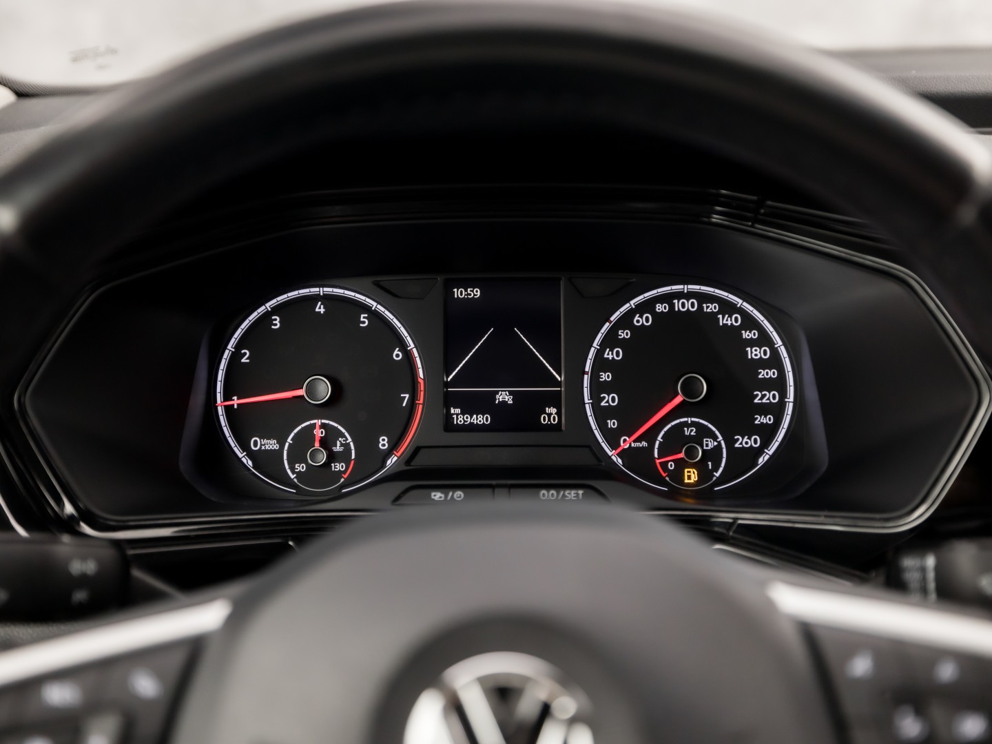 Volkswagen T-Cross 1.0 TSI Sport (APPLE CARPLAY, CAMERA, GETINT GLAS, CRUISE, LM VELGEN, SPORTSTOELEN, NIEUWSTAAT)