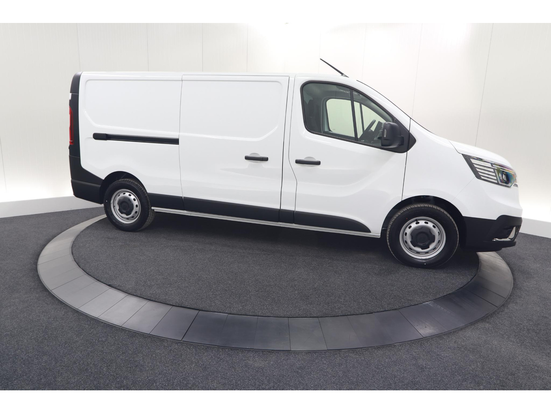 Renault Trafic 2.0 Blue dCi 130 T30 L2H1 Advance | Camera | Apple Carplay | Parkeersensoren