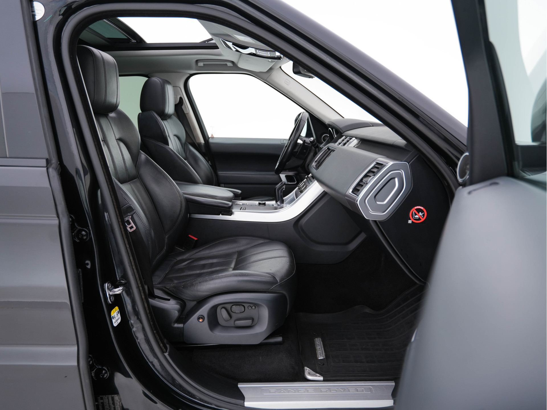 Land Rover Range Rover Sport 3.0 TDV6 HSE Dynamic [ 7-Pers ] Aut. *PANO | LEATHER | BI-XENON | NAVI-FULLMAP | CAMERA | CRUISE | HEAD-UP | MEMORY-PACK | HEATED-COMFORTSEATS | PRIVACY-GLASS | SHIFT-PADDLES | TOWBAR | 20"ALU*