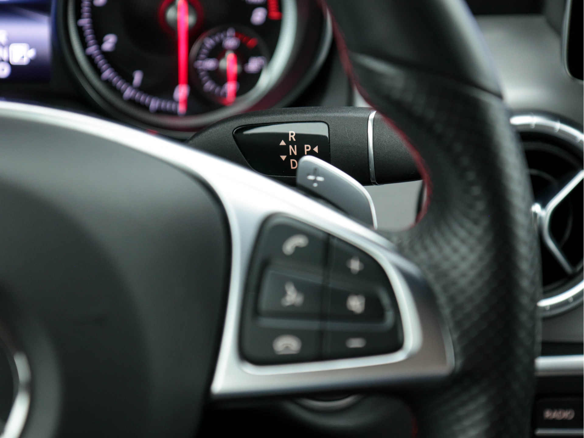 Mercedes-Benz CLA-klasse Shooting Brake 180 AMG-Line Business Solution (INCL-BTW) Aut. *NAVI-FULLMAP | FULL-LED | LEATHER-MICROFIBRE | CAMERA | ECC | PDC | CRUISE | SPORT-SEATS | SHIFT-PADDLES | 18"ALU*