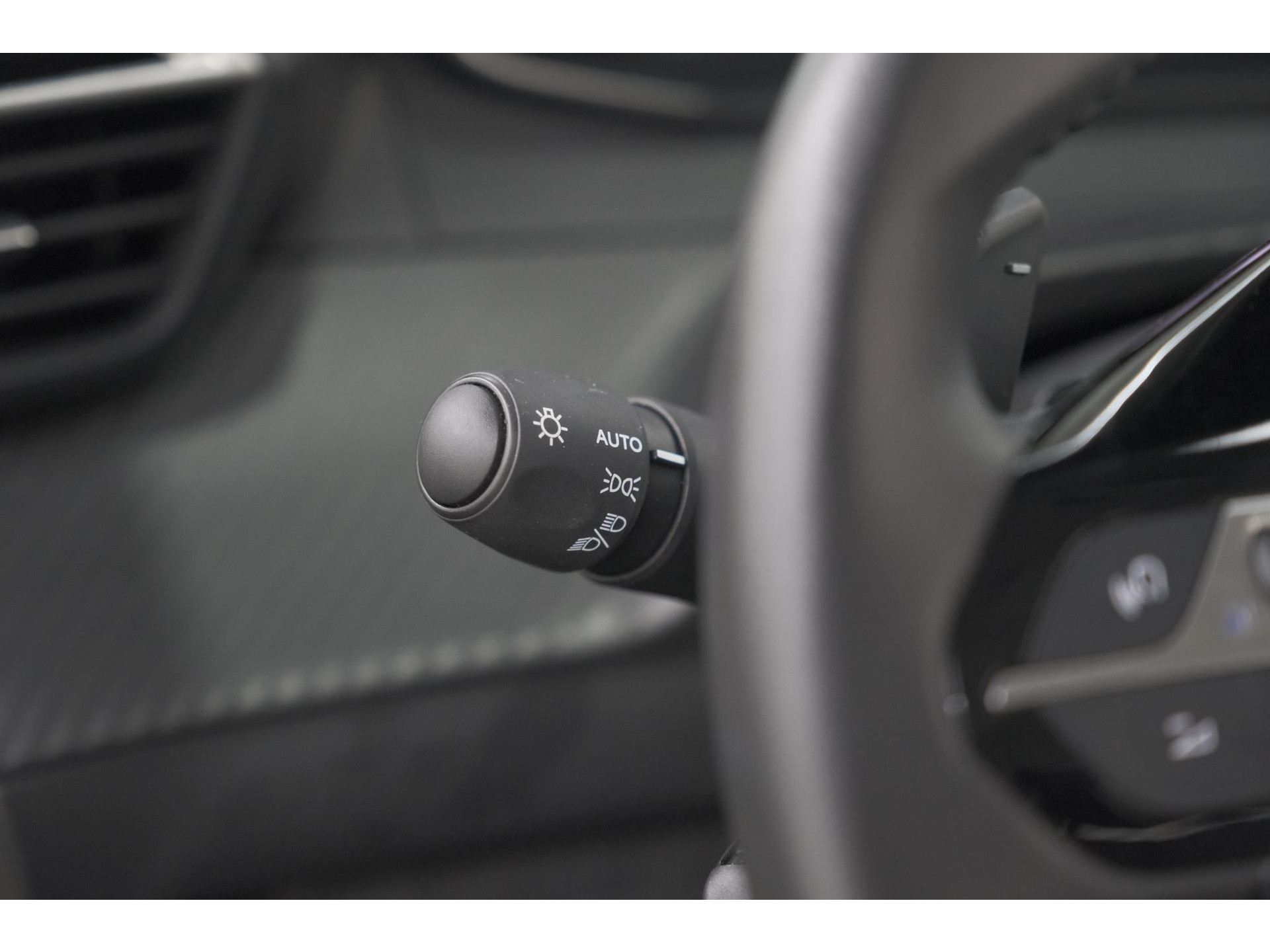Peugeot 208 1.2 Hybrid 110 e-DCS6 Style | Parkeersensoren | Apple Carplay | Cruise Control | Airco