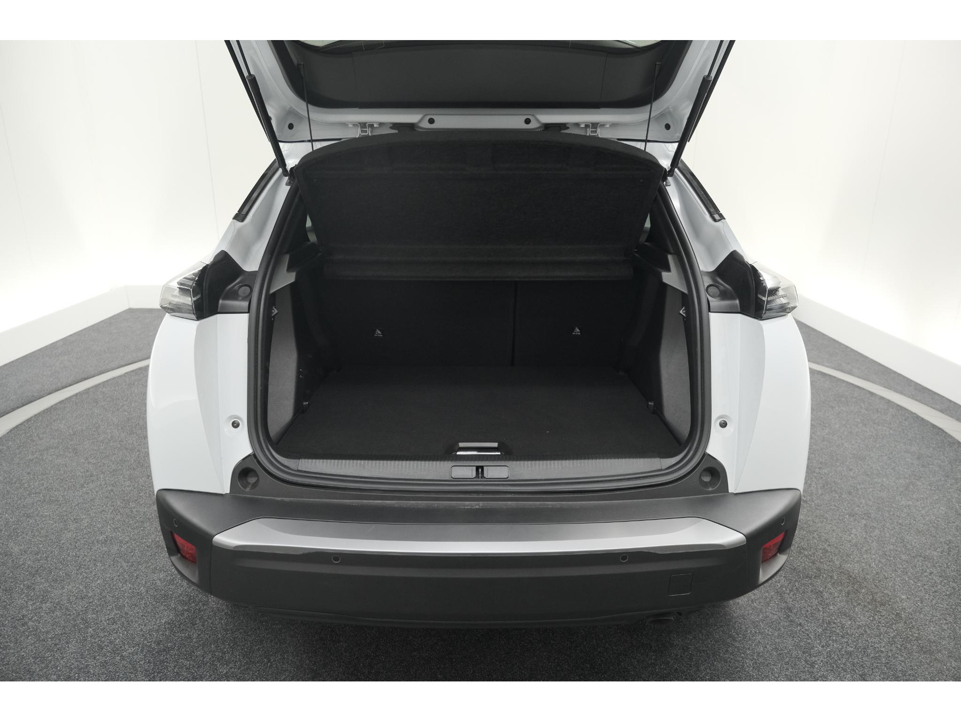Peugeot 2008 PureTech 100 Allure | 360 Camera | Dodehoekdetectie | Navigatie | Apple Carplay