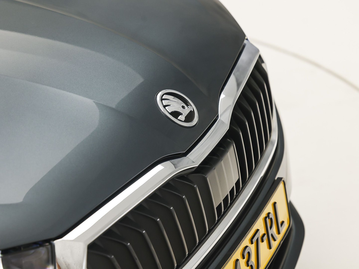 Škoda Scala 1.0 TSI Sport (CRUISE, GETINT GLAS, SPORTSTOELEN, LED KOPLAMPEN, ELEK PAKKET, NIEUWE APK, NIEUWSTAAT)