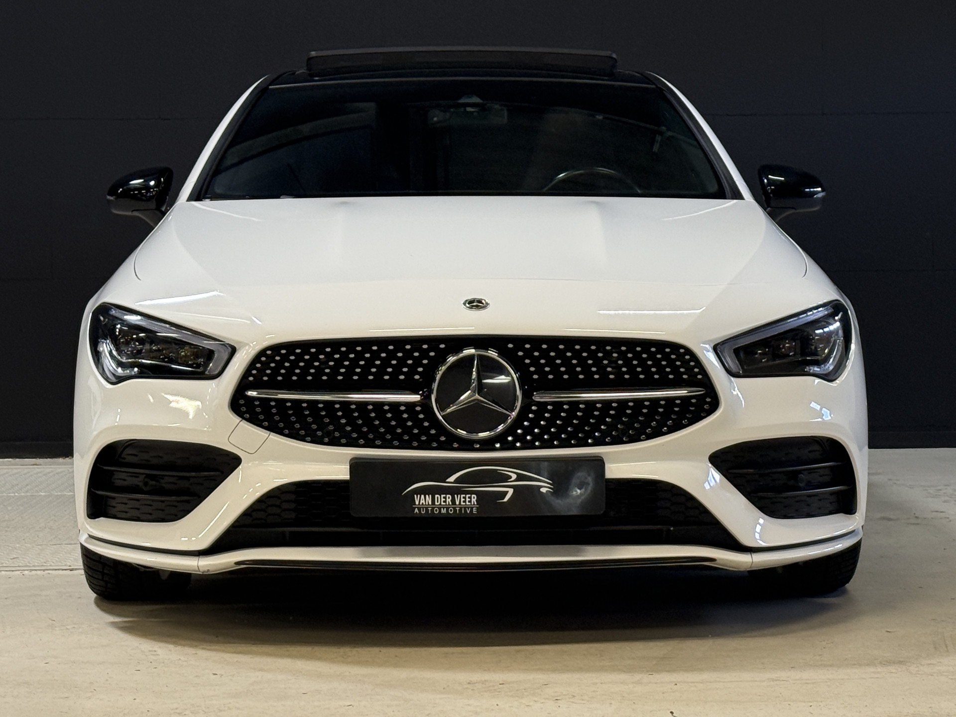 Mercedes-Benz CLA-klasse Shooting Brake 200 Business Solution AMG | Panoramadak | Sfeerverlichting | Multibeam