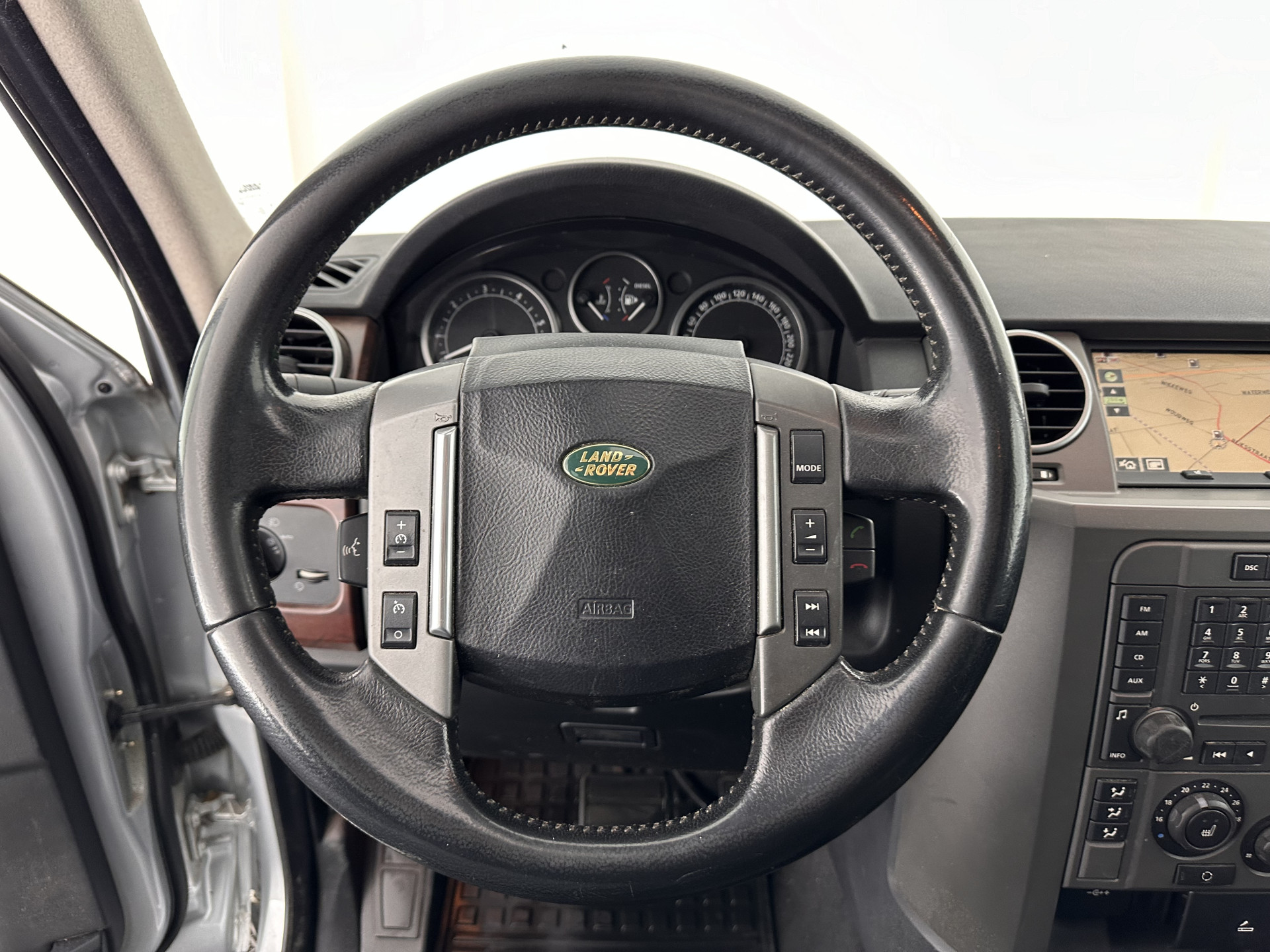 Land Rover DISCOVERY 3 *MOTOR-DEFECT* Aut. *PANO | FULL-LEATHER | XENON | HARMAN/KARDON | MEMORY-PACK | AIR-SUPENSION | NAVI-FULLMAP | 19''ALU | ECC | PDC | CRUISE | TOWBAR*