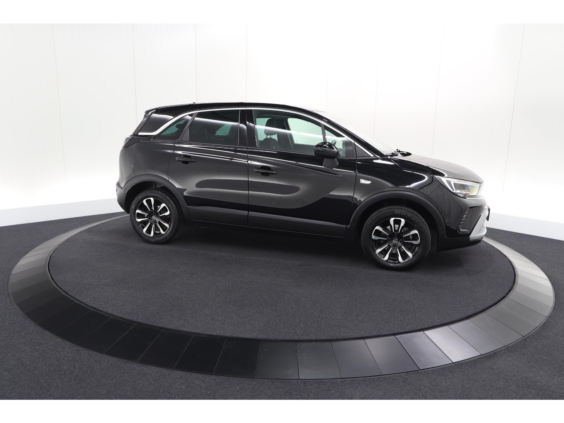 Opel Crossland 110 Turbo Business Elegance | Camera | Dodehoekdetectie | Navigatie | Apple Carplay