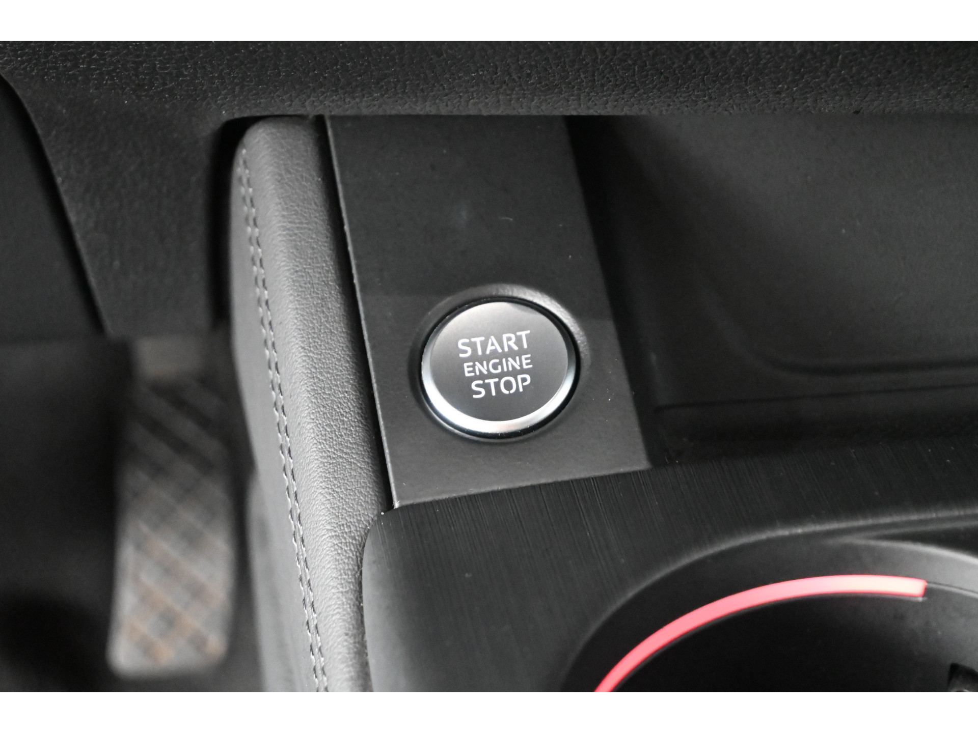 Audi A4 Avant 2.0 TFSI quattro S-Line Automaat Navigatie Panoramadak Adaptief Matrix LED Goed Onderhouden! Inruil Mogelijk!