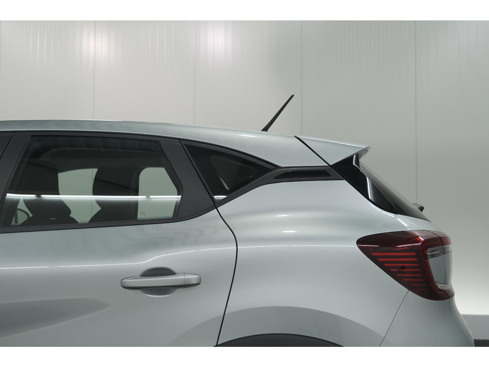 Renault Captur TCe 90 Evolution | Parkeersensoren | Navigatie | Allseason Banden | Apple Carplay