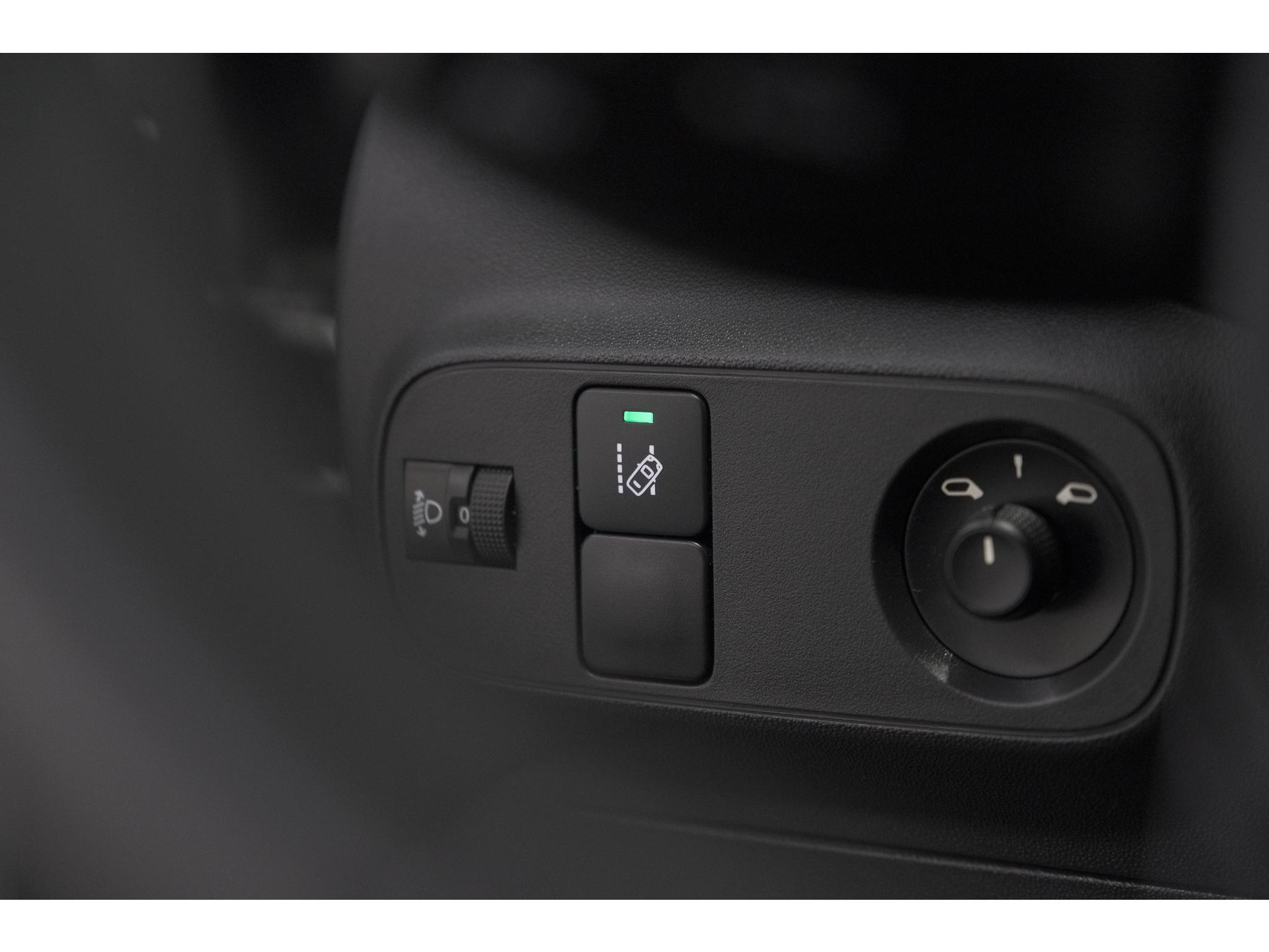 Citroen C3 PureTech 82 S&S Shine | Camera | Navigatie | Climate control | 17 Inch Lichtmetalen Velgen