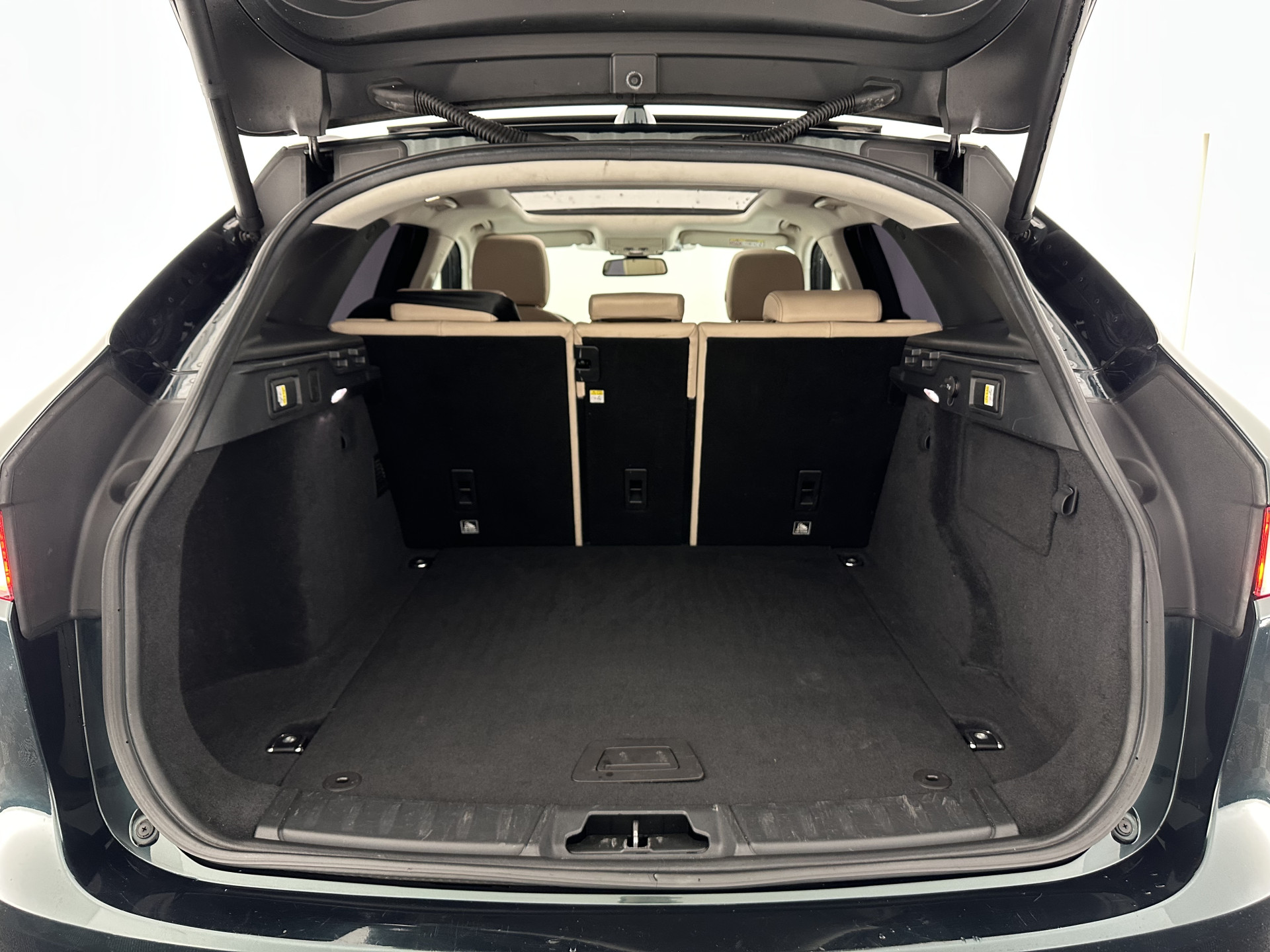 Jaguar F-PACE 2.0 Portfolio AWD 20d Aut. *PANO | DIGI-COCKPIT | XENON | LEATHER | KEYLESS | MERIDIAN-SOUND | NAVI-FULLMAP | ECC | PDC | CRUISE | 19''ALU*