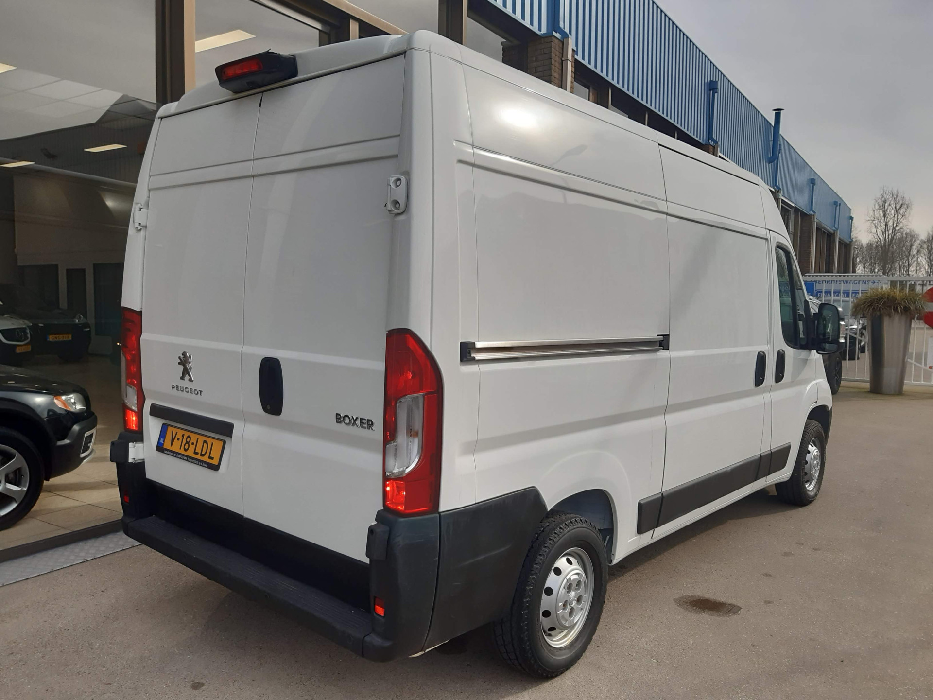 Peugeot Boxer 2.2 BlueHDi 140 Pk L2H2 Airco Cruise control Navigatie