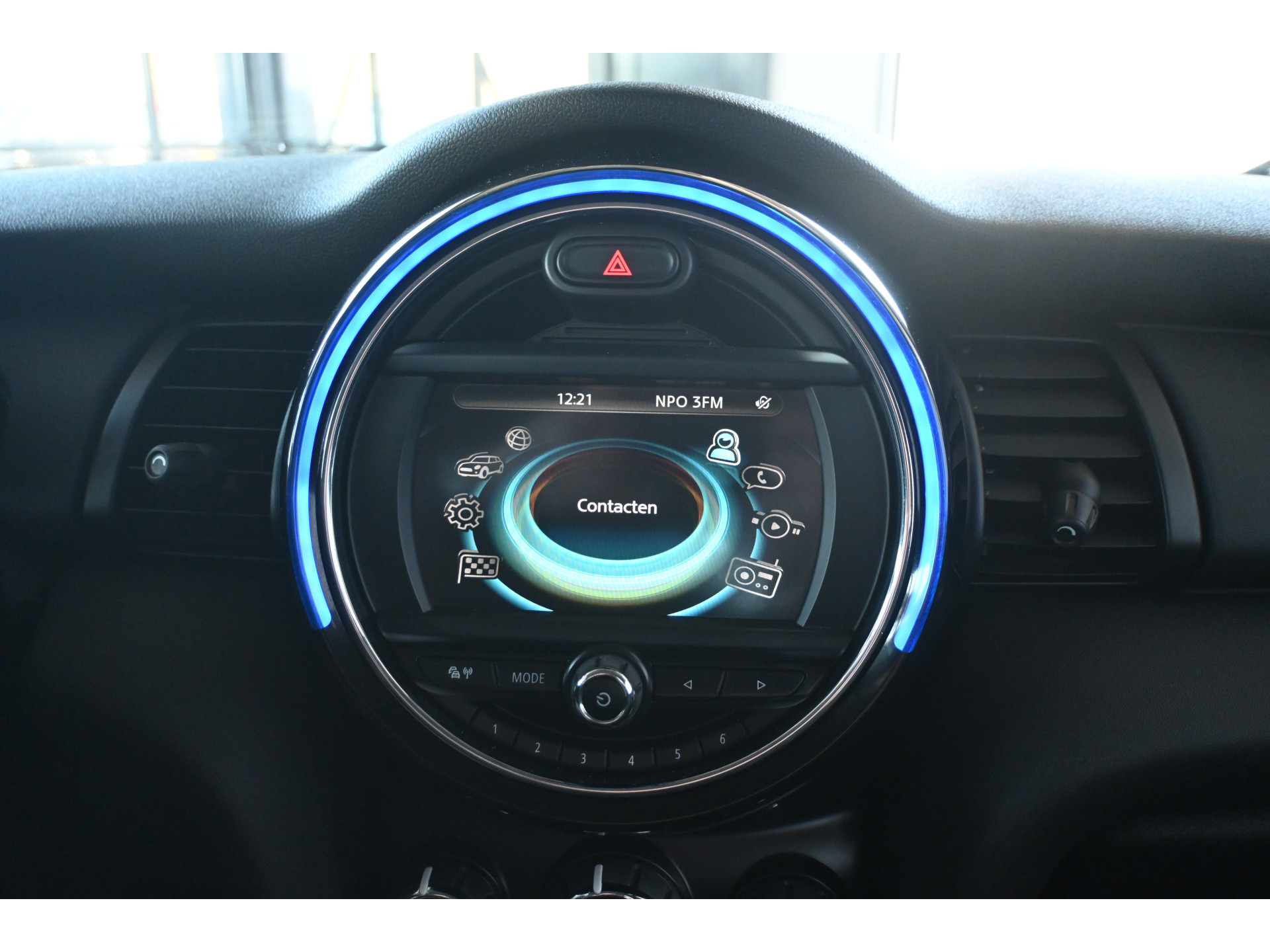 MINI Mini 1.5 Business Nap Airco Cruise control Navigatie Lichtmetaal Inruil mogelijk
