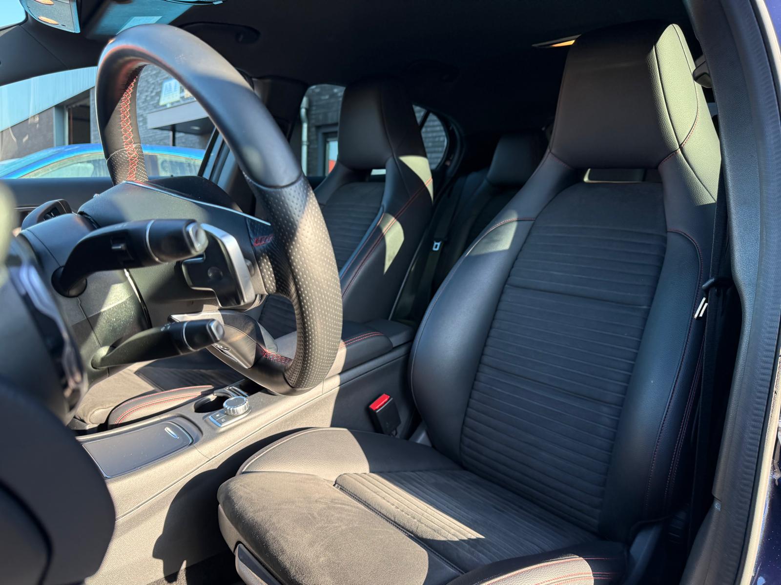 Mercedes-Benz GLA-klasse 180 Business Solution AMG | 2E EIGENAAR | 3/6/12MND GARANTIE | LED | CARPLAY | CRUISE | AUTOMAAT | STOELVERWARMING |