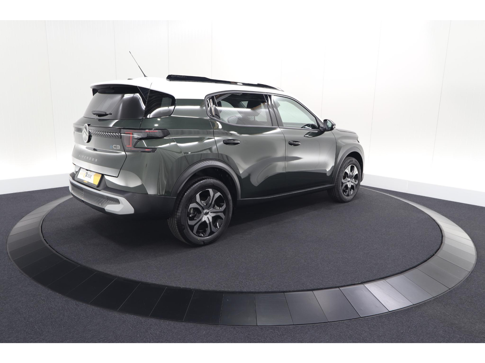 Citroen Ë-C3 Aircross Plus 113pk Extended Range 54 kWh | 11 KW Lader | Camera | Apple CarPlay | Parkeersensoren
