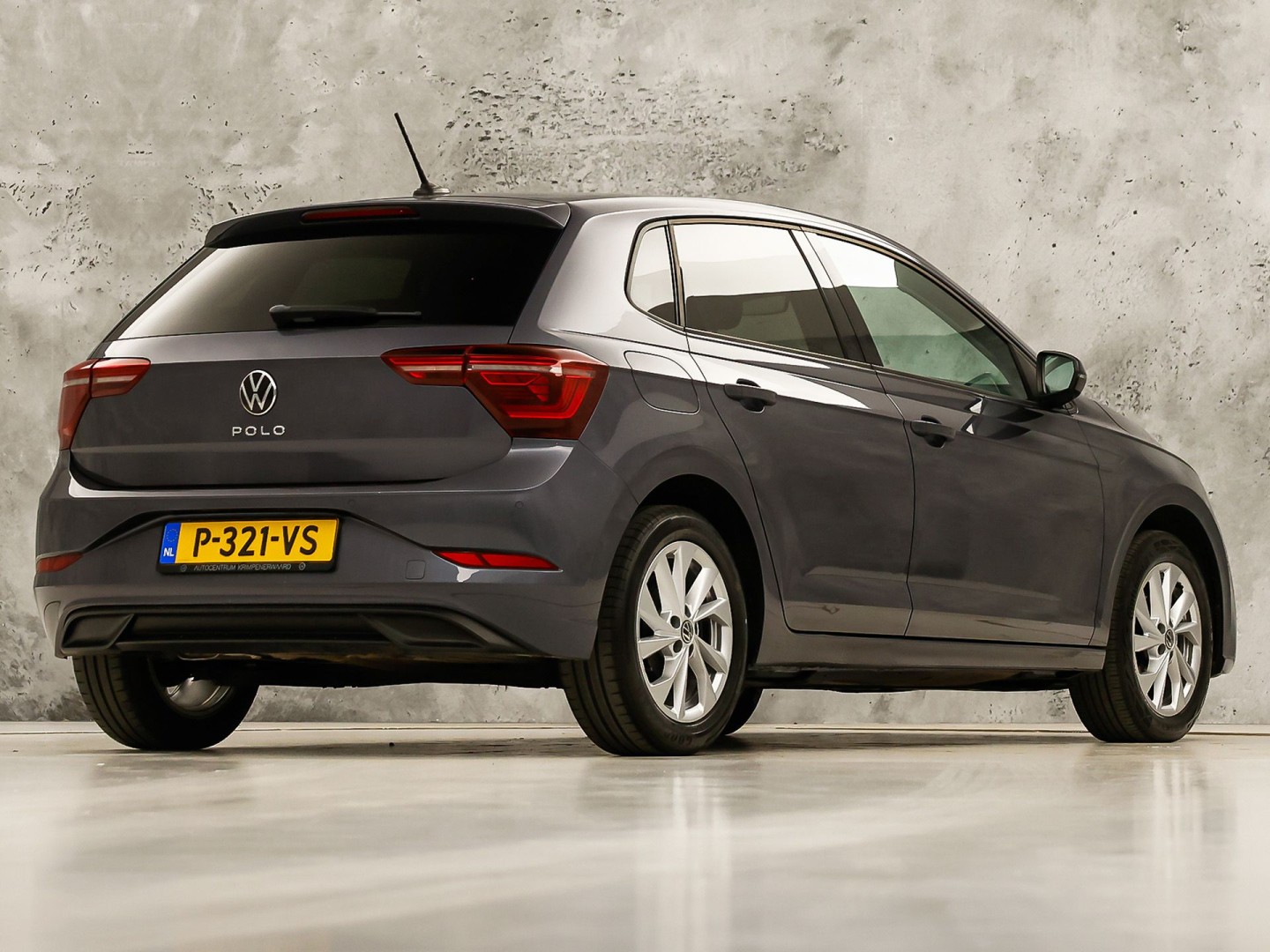 Volkswagen Polo 1.0 TSI Sport Automaat (VIRTUAL COCKPIT, APPLE CARPLAY, GROOT NAVI, CLIMATE, SPORTSTOELEN, LED KOPLAMPEN, GETINT GLAS, PARKEERSENSOREN, NIEUWSTAAT)