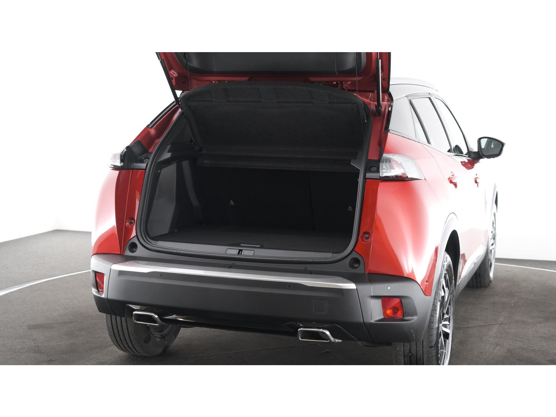 Peugeot 2008 PureTech 130 GT | Camera | Dodehoekdetectie | Navigatie | Parkeersensoren | Stoelverwarming