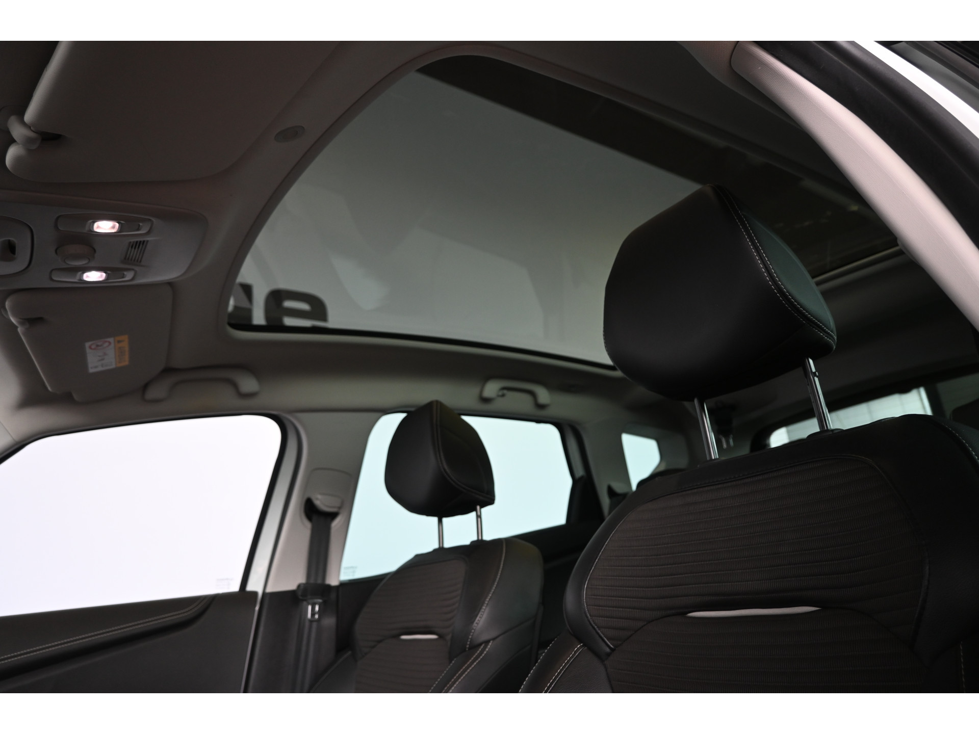 Renault Scénic 1.3 TCe Intens Automaat Nap Clima Cruise Trekhaak Navigatie Head up Panoramadak 100% Onderhouden! Inruil Mogelijk!