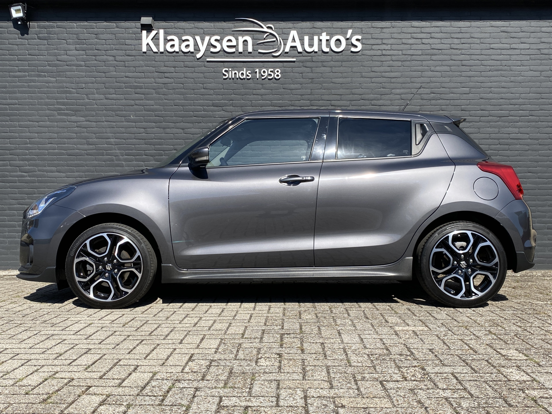 Suzuki Swift 1.4 Sport Smart Hybrid | 1e eigenaar | dealer onderhouden | navigatie | sportstoelen | camera | carplay