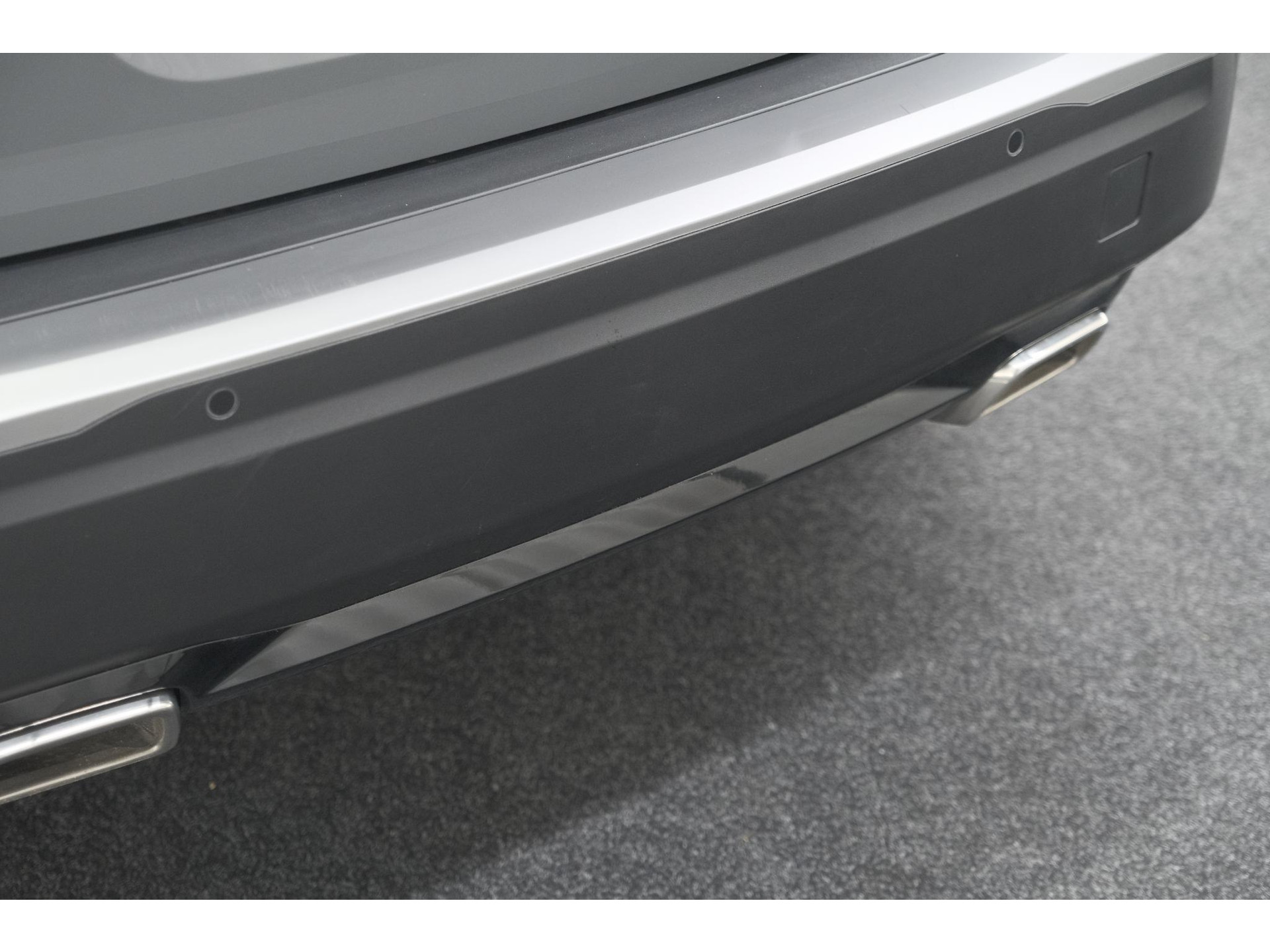 Peugeot 2008 PureTech 130 EAT8 Allure | 100% Benzine | Parkeersensoren Voor + Achter | Apple CarPlay | Climate Control