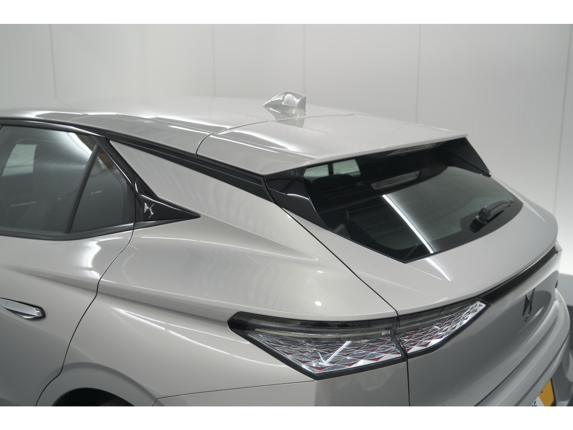 DS 4 PureTech 130 EAT8 Performance Line | Camera | Apple Carplay | Alcantara® bekleding | Parkeersensensoren