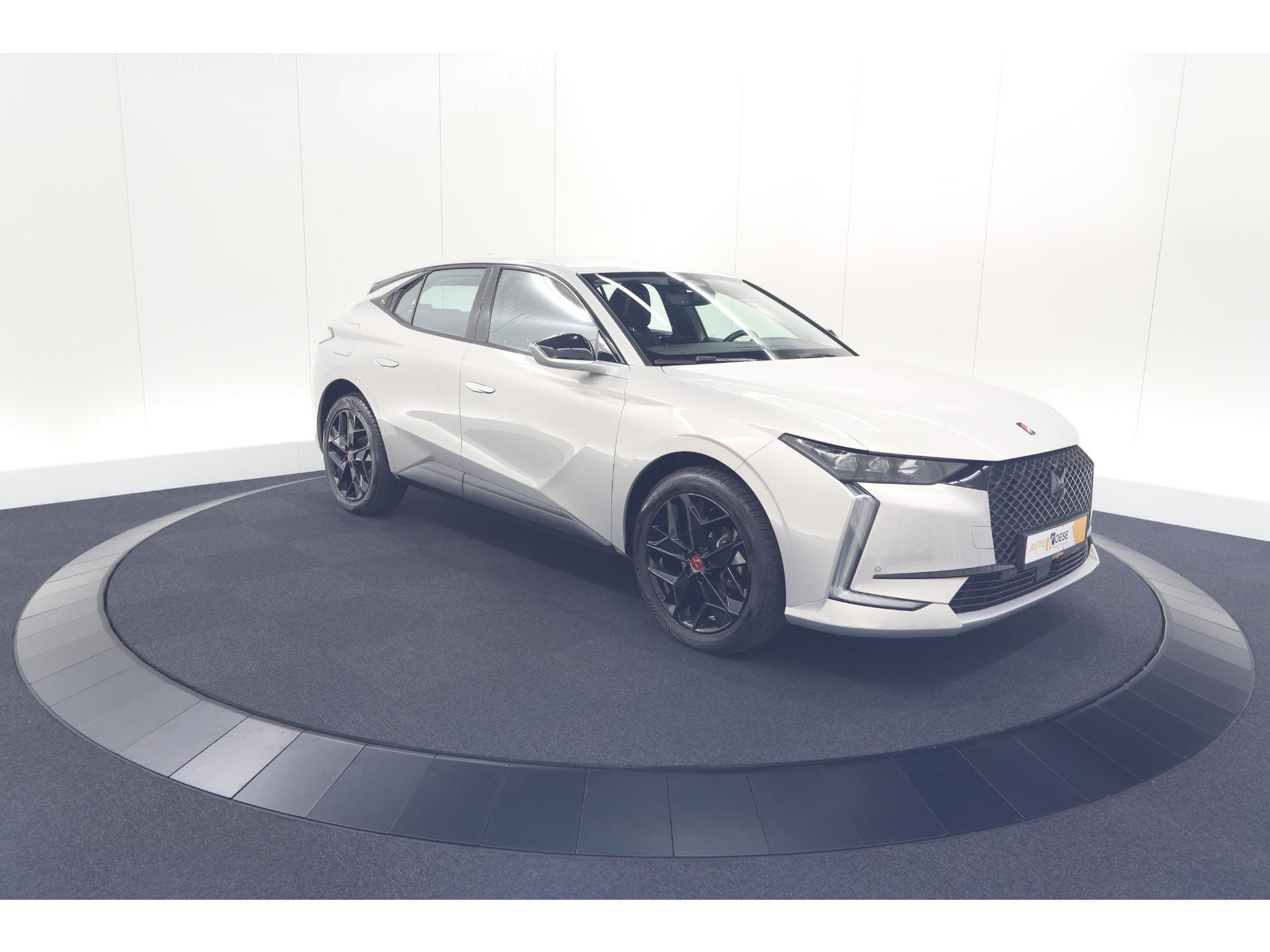 DS 4 PureTech 130 EAT8 Performance Line | Camera | Apple Carplay | Alcantara® bekleding | Parkeersensensoren
