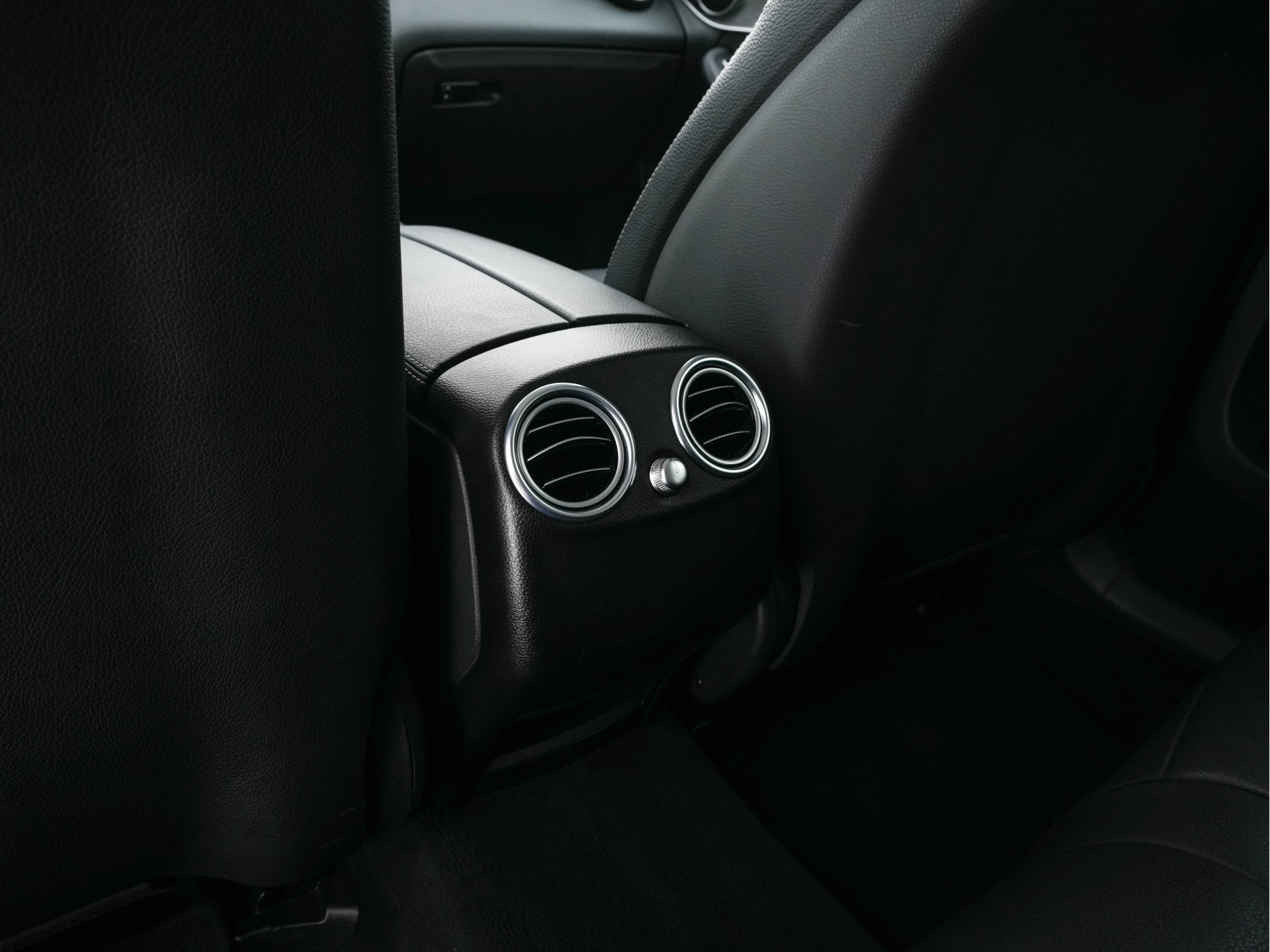 Mercedes-Benz GLC-klasse 350e 4MATIC Premium Plus Plug-in Aut. *LEATHER | FULL-LED | BLIND-SPOT | HEATED-SPORTSEATS | CAMERA | KEYLESS | AIR-SUSPENSION | ADAPTIVE-CRUISE | PRIVACY-GLASS | NAVI-FULLMAP | 20''ALU*