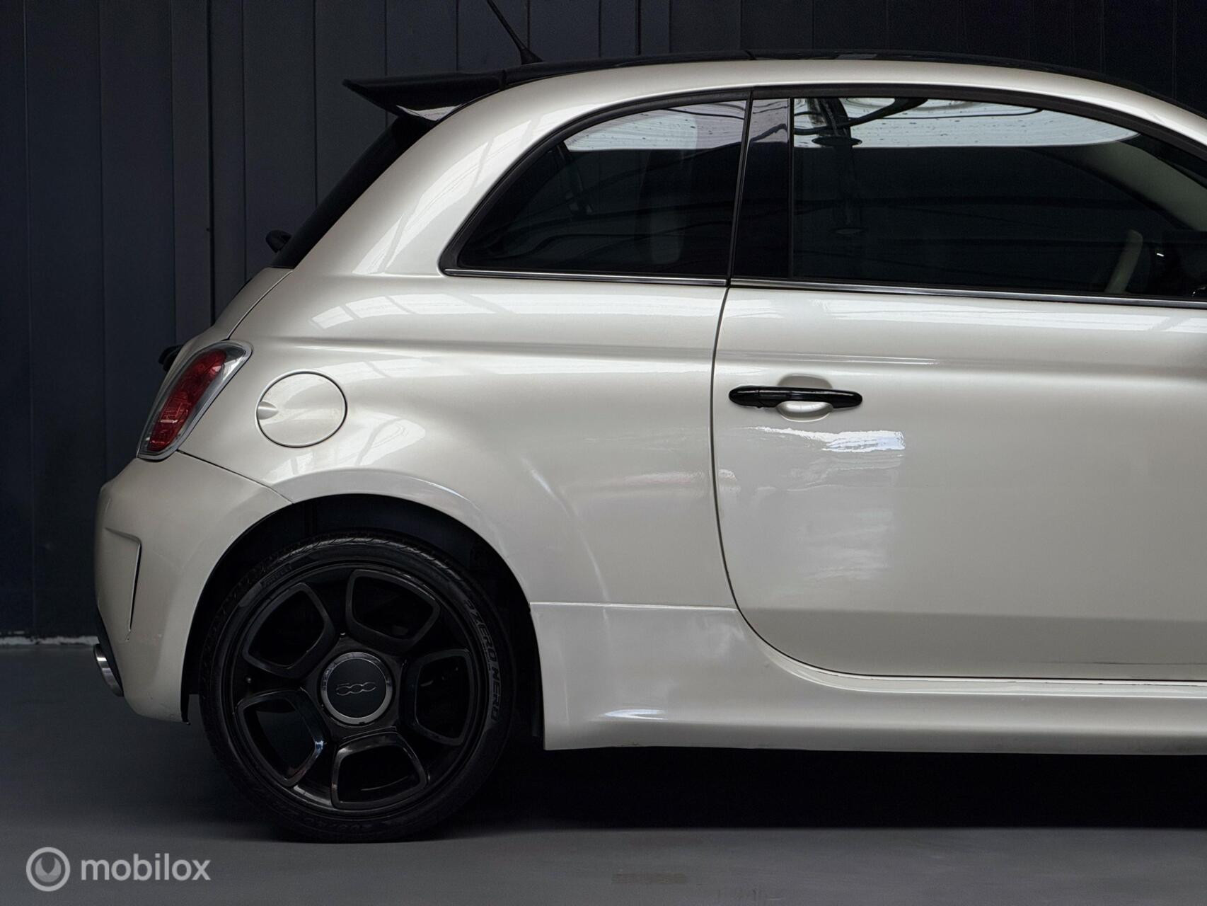 Fiat 500 1.2 Lounge|Automaat|Panodak|Leder|CarPlay|Abarth Look