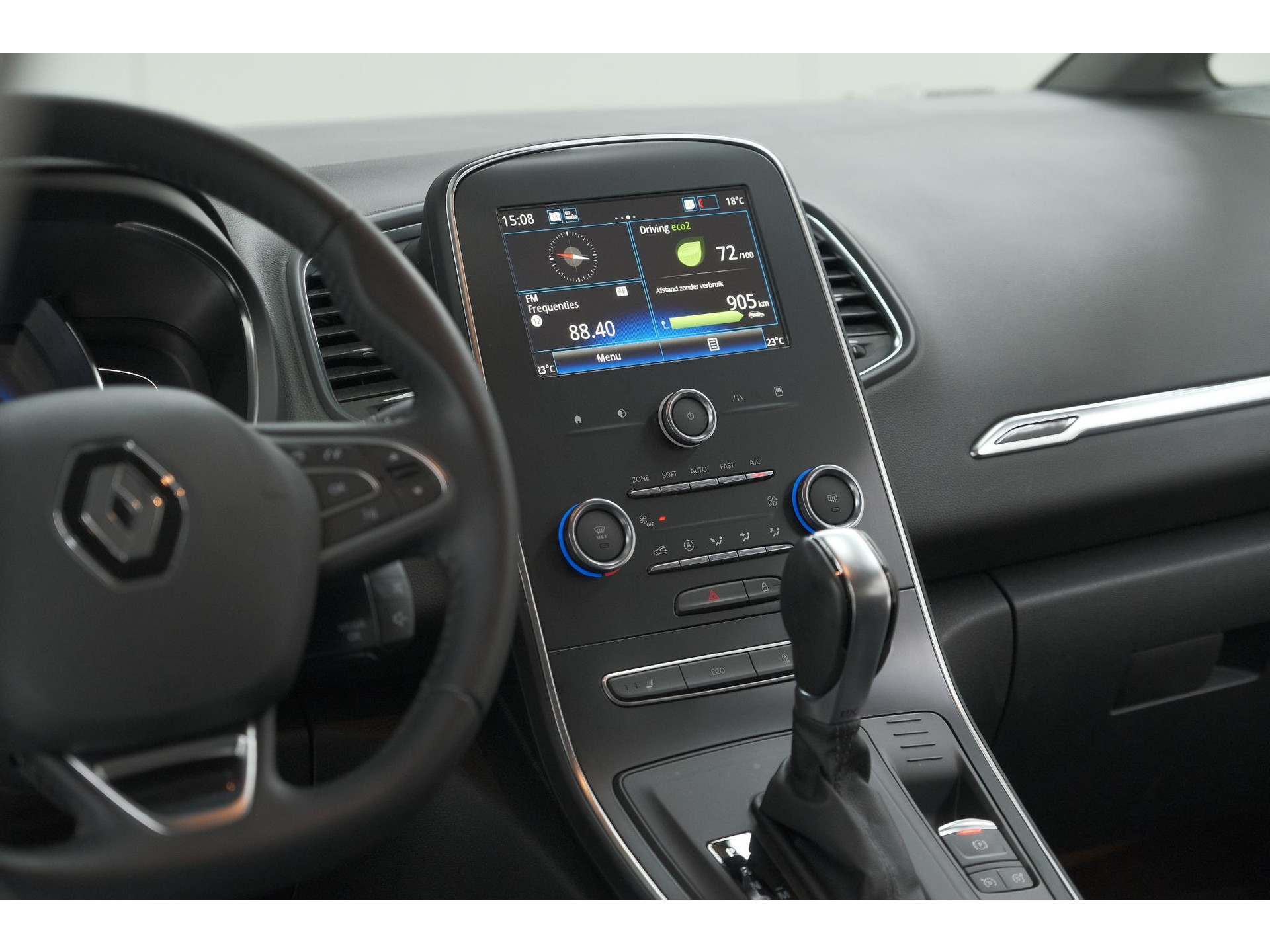 Renault Scénic TCe 140 EDC Limited | Camera | Stoelverwarming | Navigatie | Apple Carplay