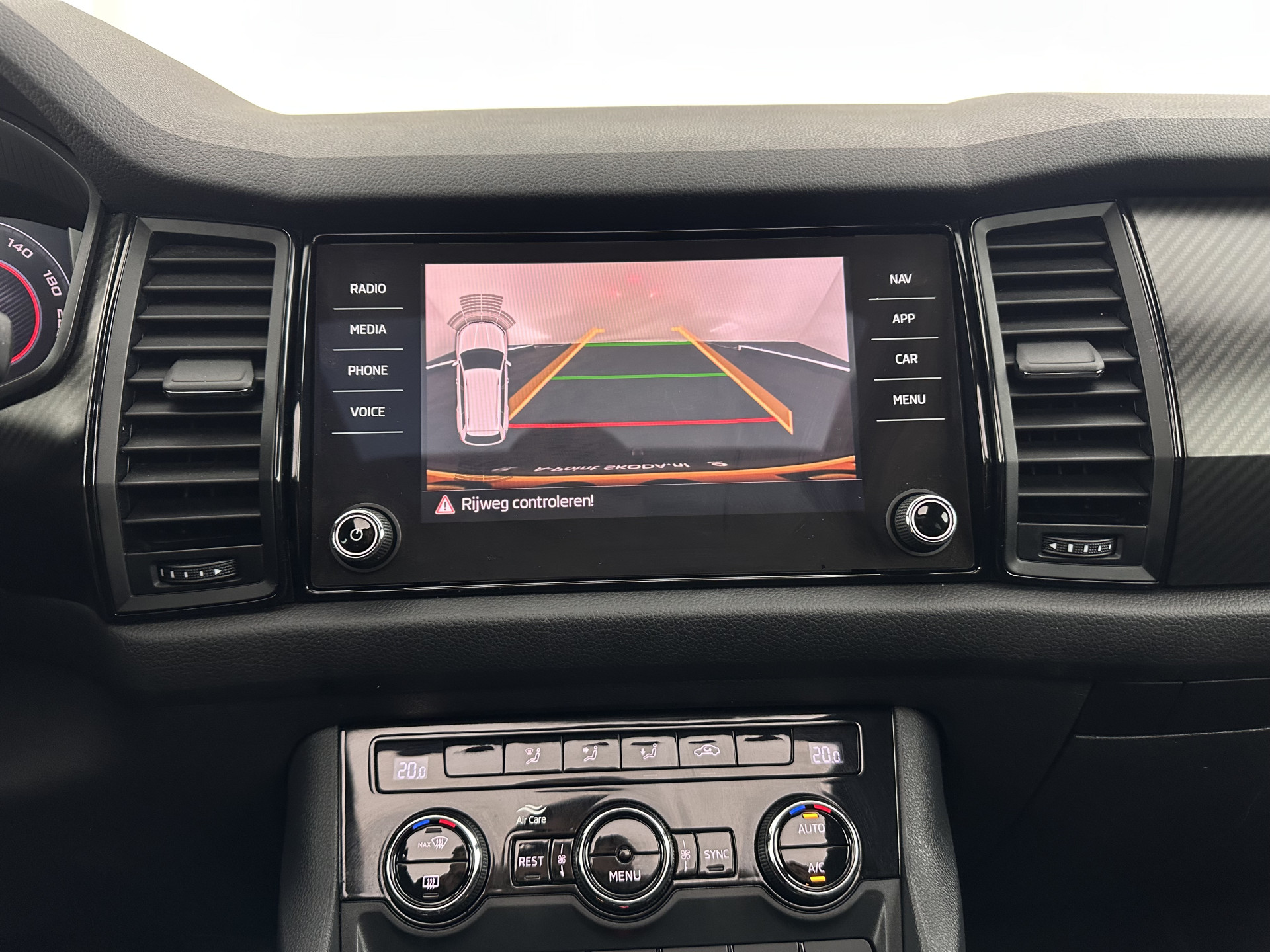 ŠKODA Kodiaq 1.5 TSI Sportline Business (INCL-BTW) Aut. *PANO | LEATHER-MICROFIBRE | FULL-LED | MEMORY-PACK | DIGI-COCKPIT | NAVI-FULLMAP | CAMERA | DAB+ | AMBIENT-LIGHT | KEYLESS | DAB+ | CARPLAY | PRIVACY-GLASS | 20"ALU*