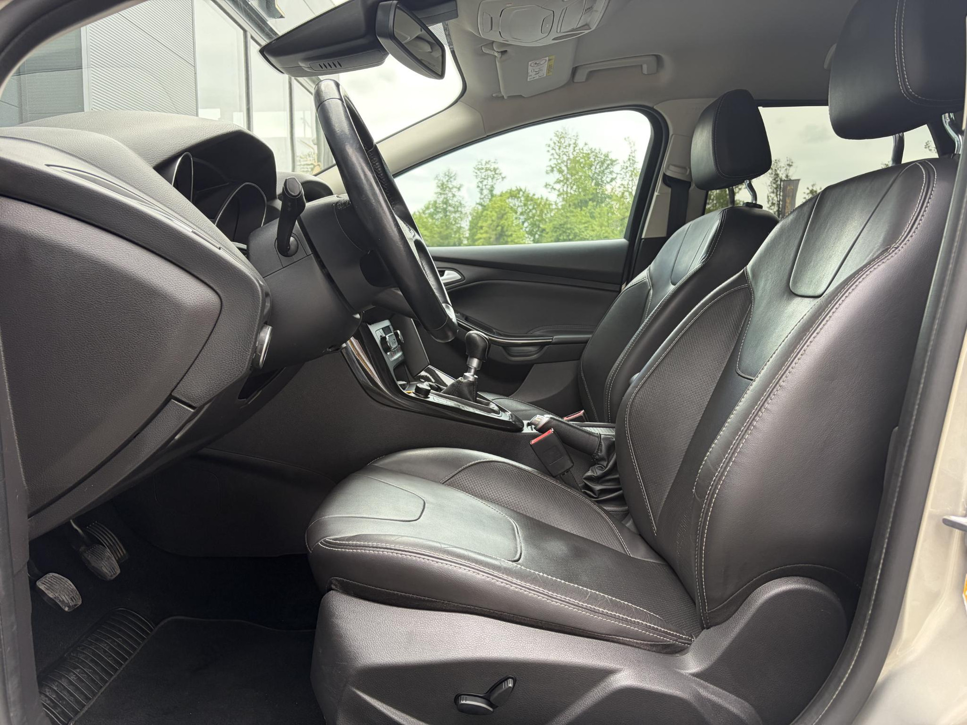 Ford Focus Wagon 1.5 Titanium Edition 1e Eigenaar,150pk,Navi,Camera,6 Bak,Stoelverw,Stuurverw,Leder,Lm velgen,Pdc V+A,Elekt.stoelen,Recent beurt gehad,Apk tot 03-2027