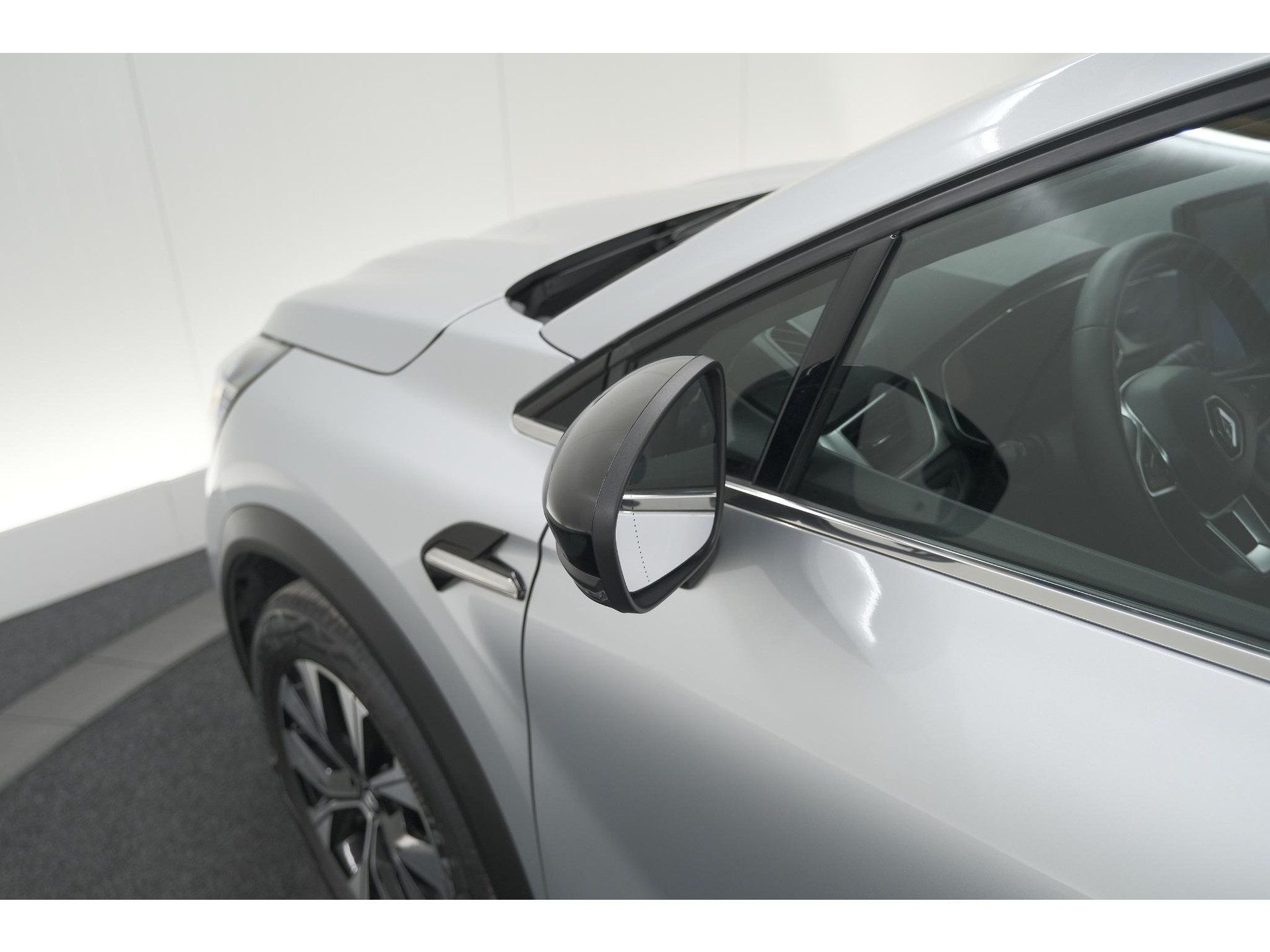 Renault Captur Mild Hybrid 140 EDC Techno | Camera | 9.3 Inch Groot Scherm | Stoelverwarming | Apple Carplay