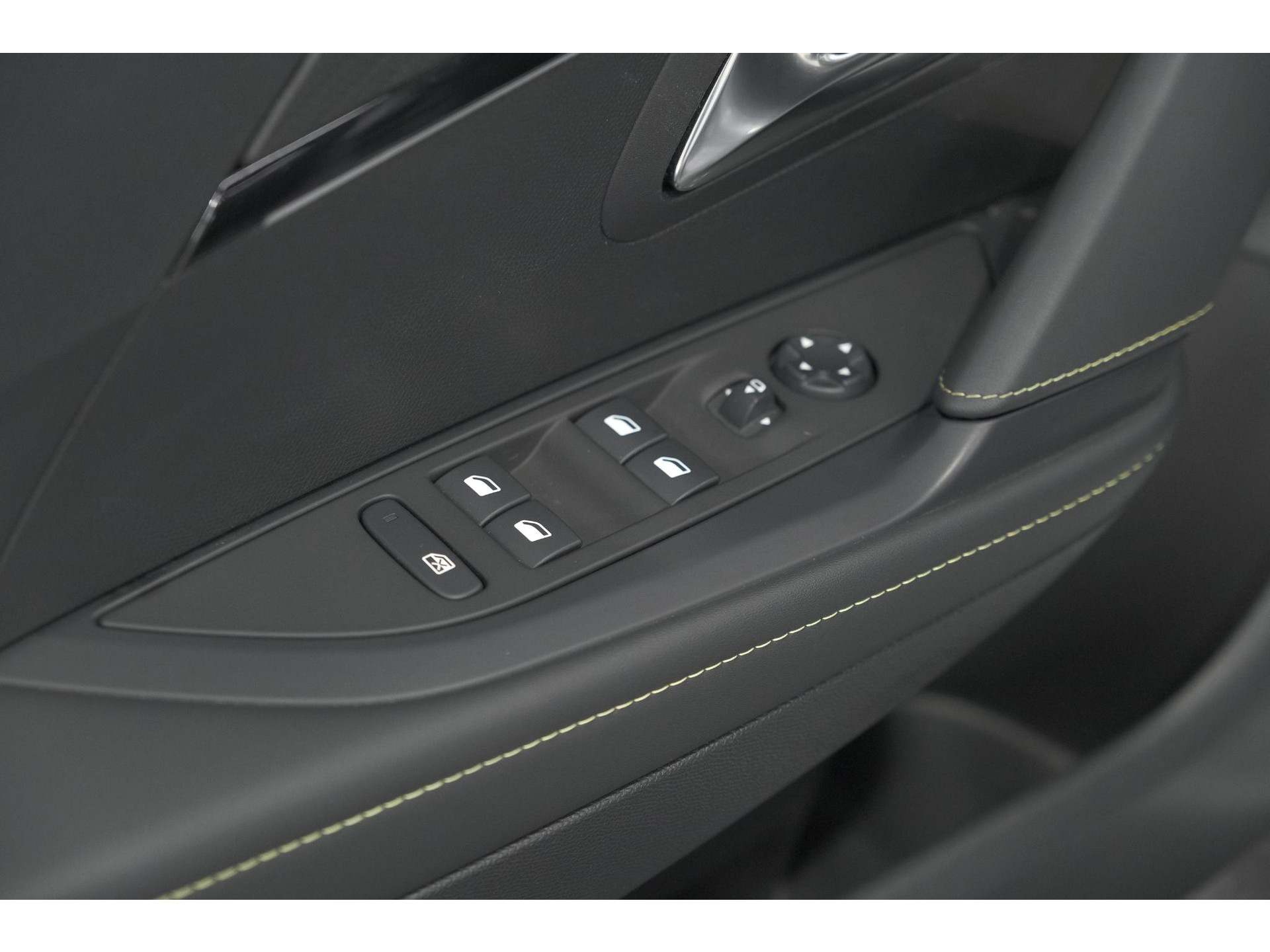 Peugeot 208 Hybrid 136 e-DCS6 GT Camera | Apple Carplay & Android Auto | Parkeersensoren