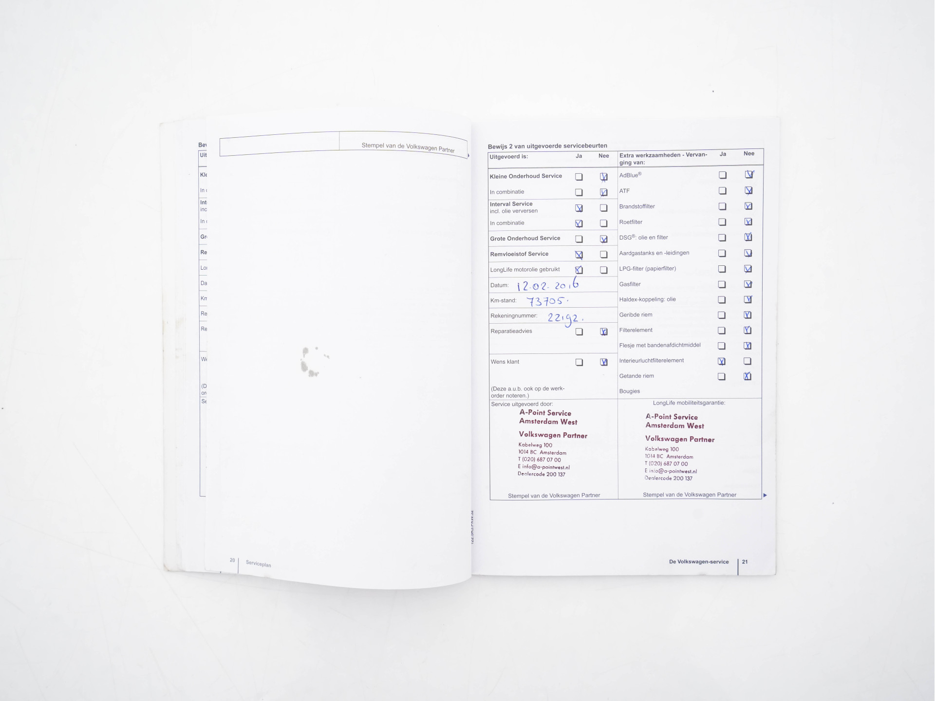 Volkswagen CC 1.8 TSI Aut. *LEATHER | BI-XENON | HEATED-SPORTSEATS | NAVI-FULLMAP | ECC | PDC | CRUISE | SHIFTPADDLES | PRIVACY-GLASS | TOWBAR | 18''ALU*