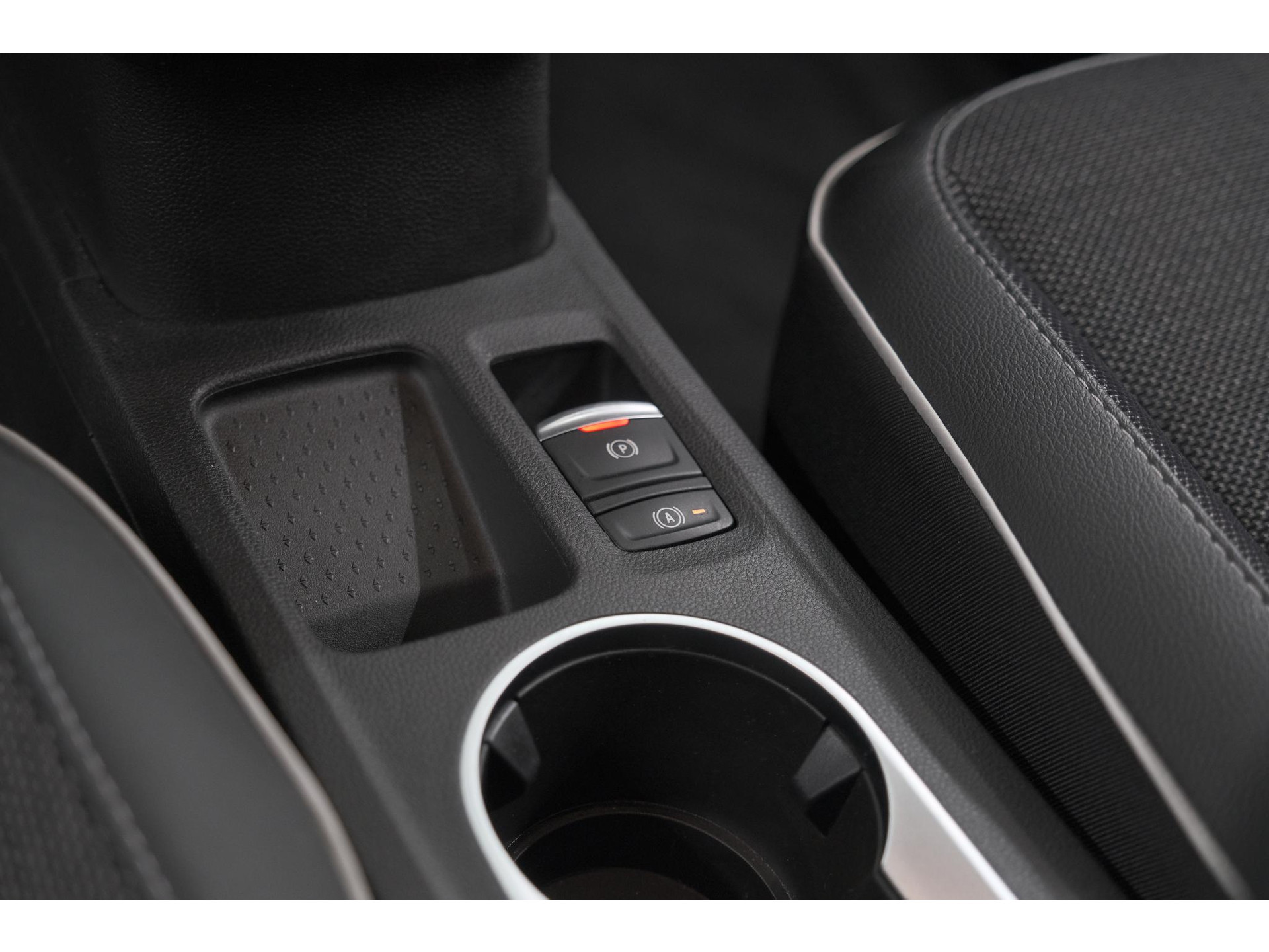 Renault Captur 1.6 E-Tech full hybrid 145 techno | Camera | Parkeersensoren | Climate control | Keyless